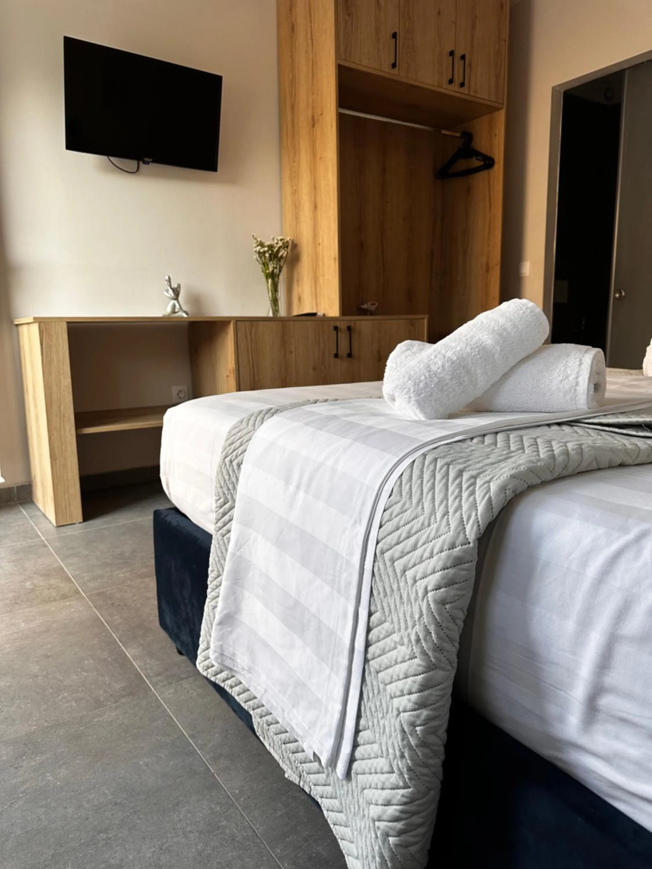 Photo of the whole room, Bed in Panorama Hideaway