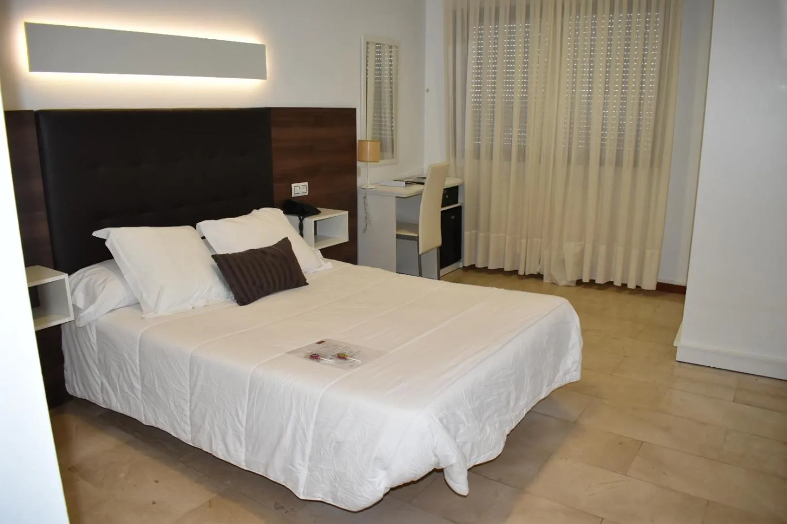 Bed in Emperatriz III