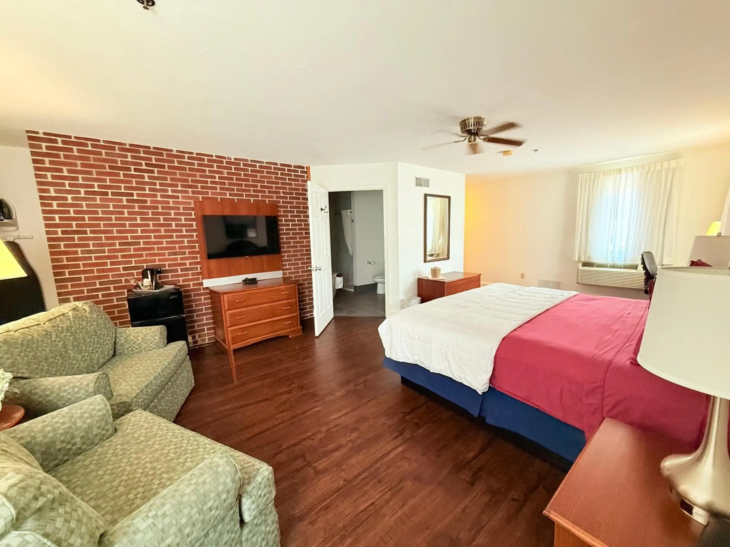 Super King in Inn at Cemetery Hill Super King in Inn at Cemetery Hill