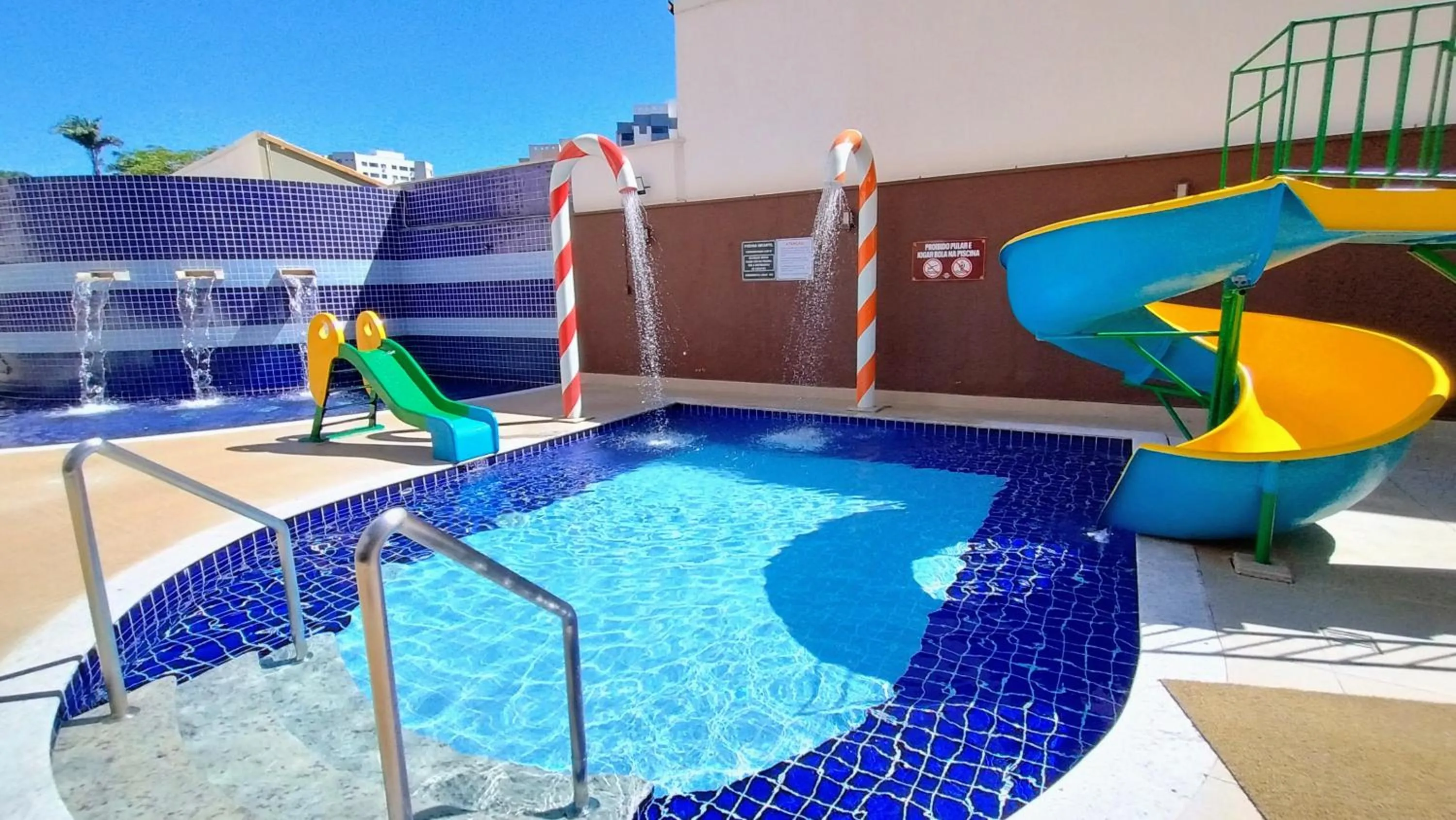 Swimming pool in Casa da Madeira Caldas Novas - ACHEI FERIAS - Com Roupa de Cama