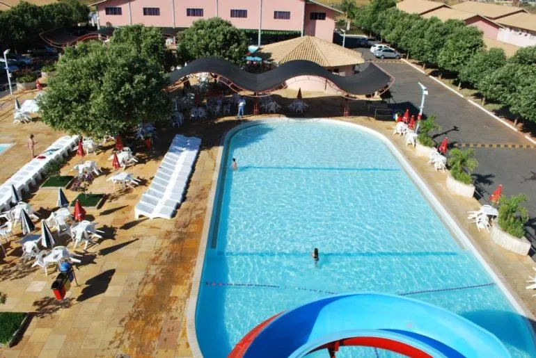 Pool view in diRoma Fiori Caldas Novas - ACHEI FERIAS - Com Roupa de Cama