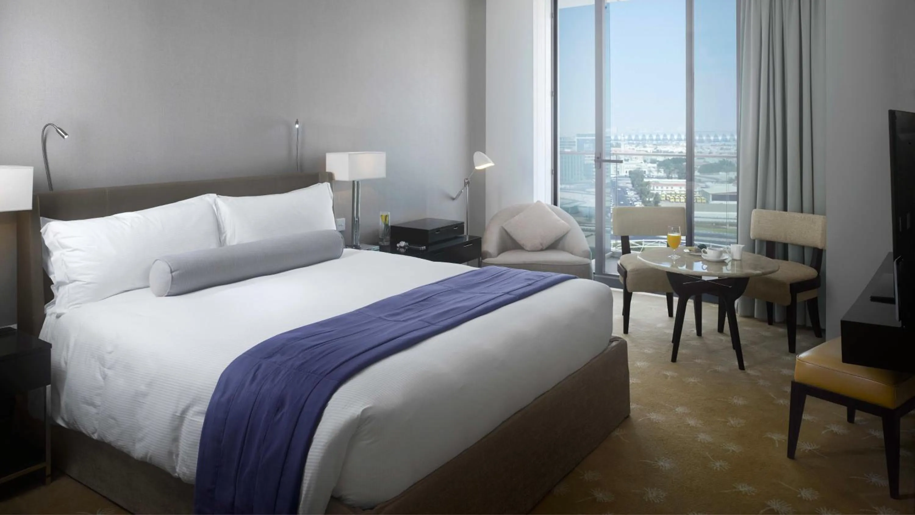 Photo of the whole room, Bed in InterContinental Residence Suites Dubai Festival City by IHG