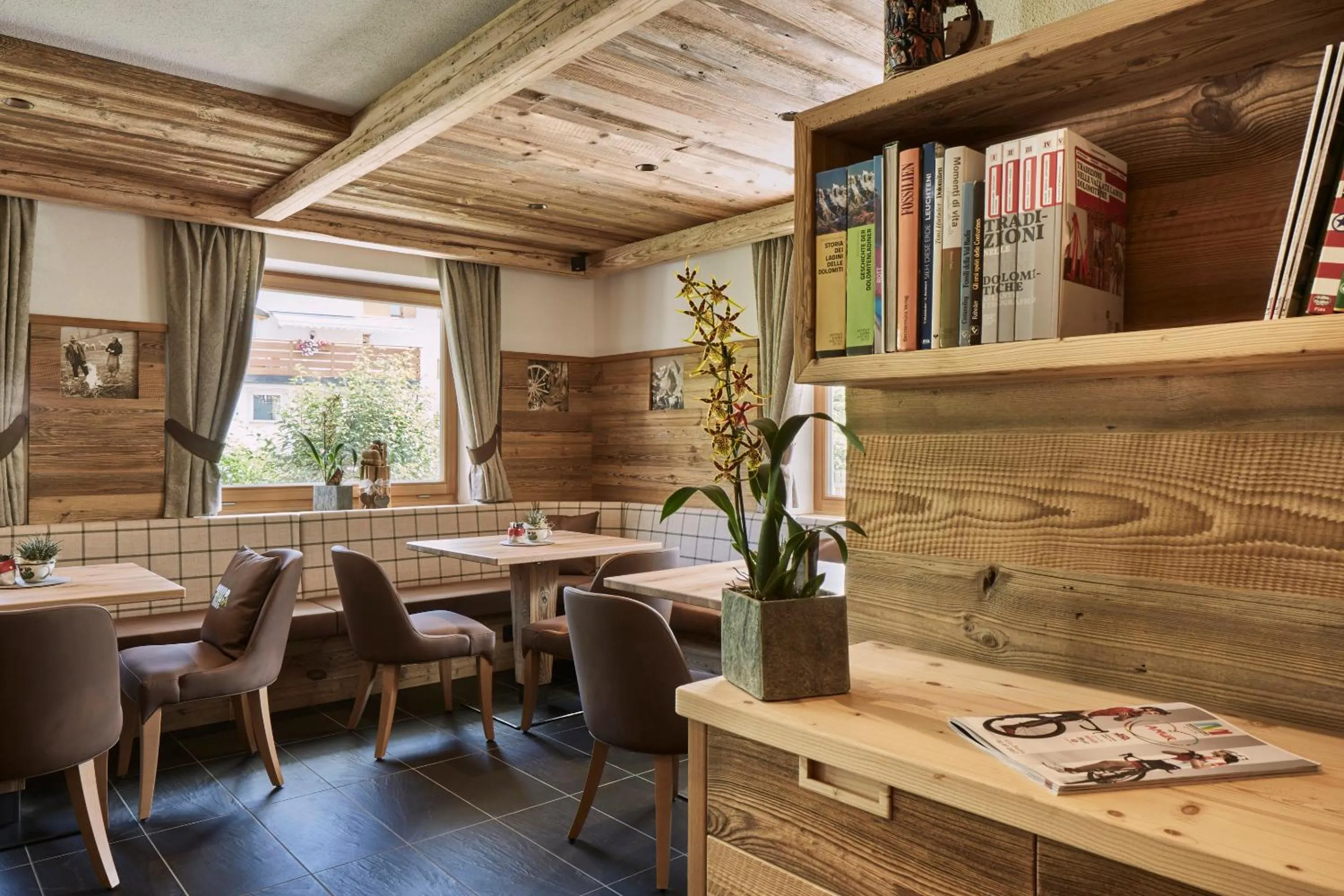 Lounge or bar in Hotel Rezia