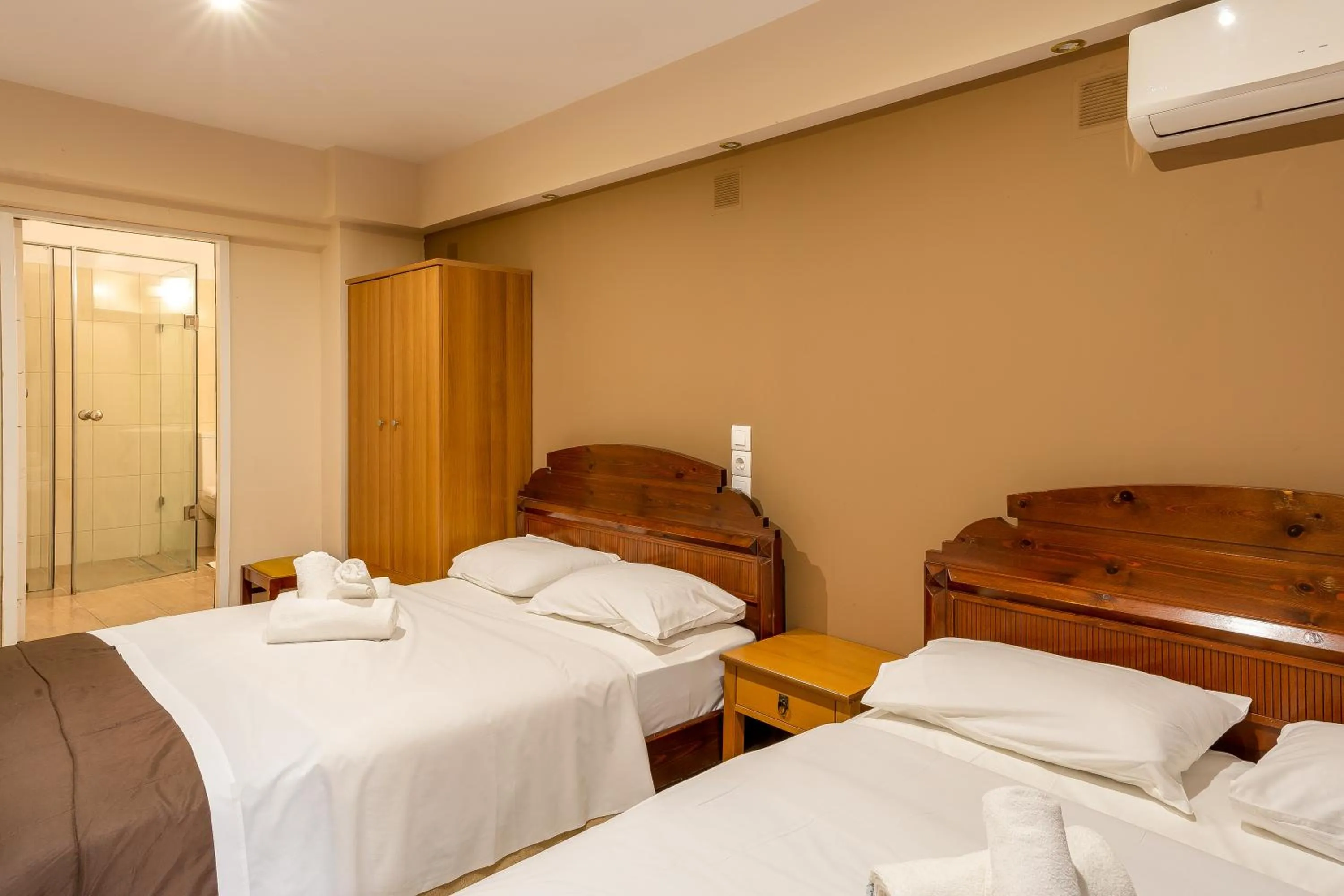 Photo of the whole room, Bed in Hotel Byron