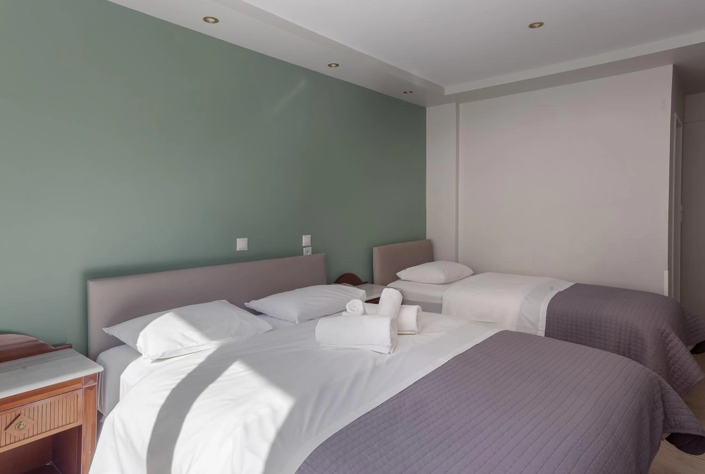 Photo of the whole room, Bed in Hotel Byron