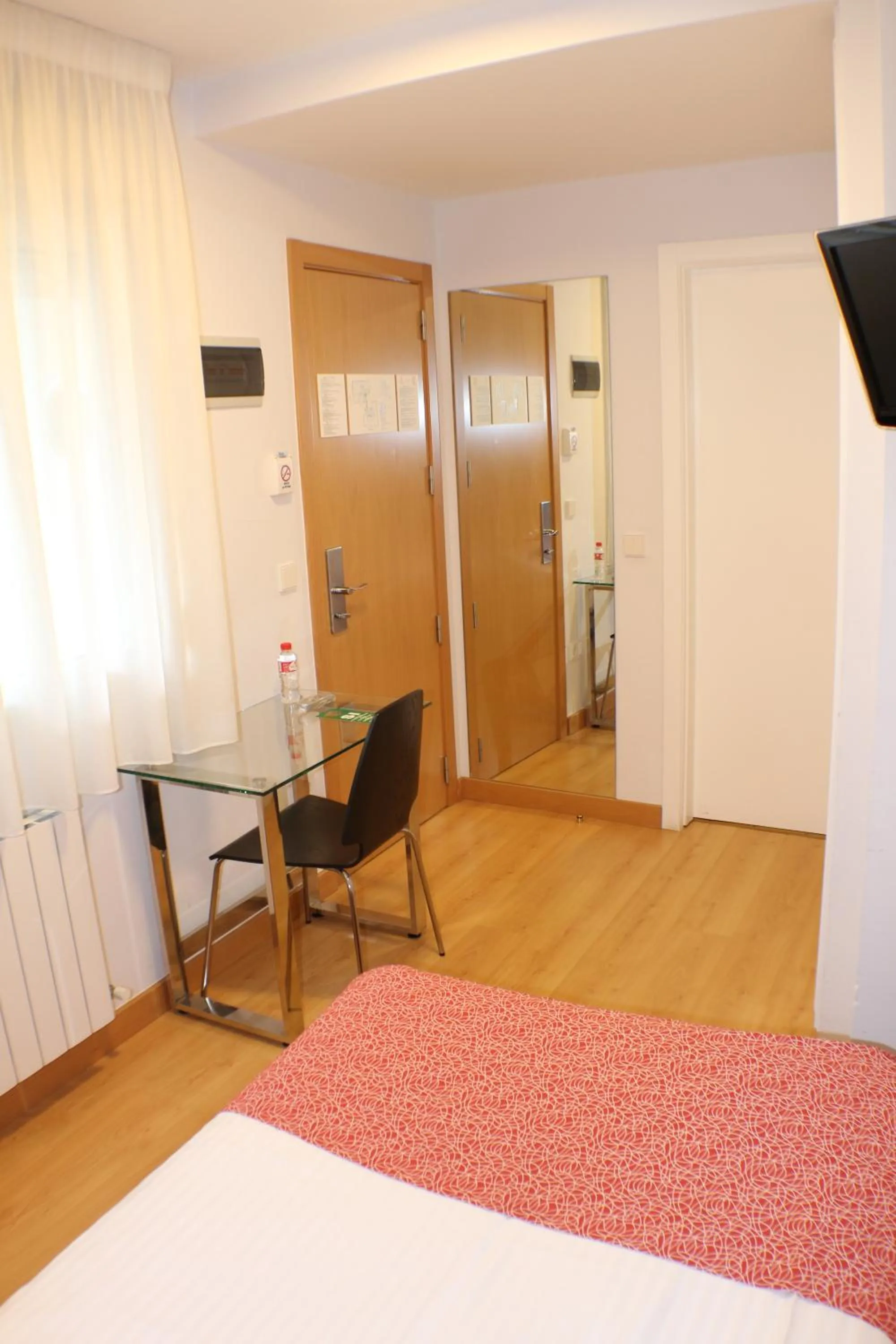 Bedroom, Bed in Hotel Picos De Europa