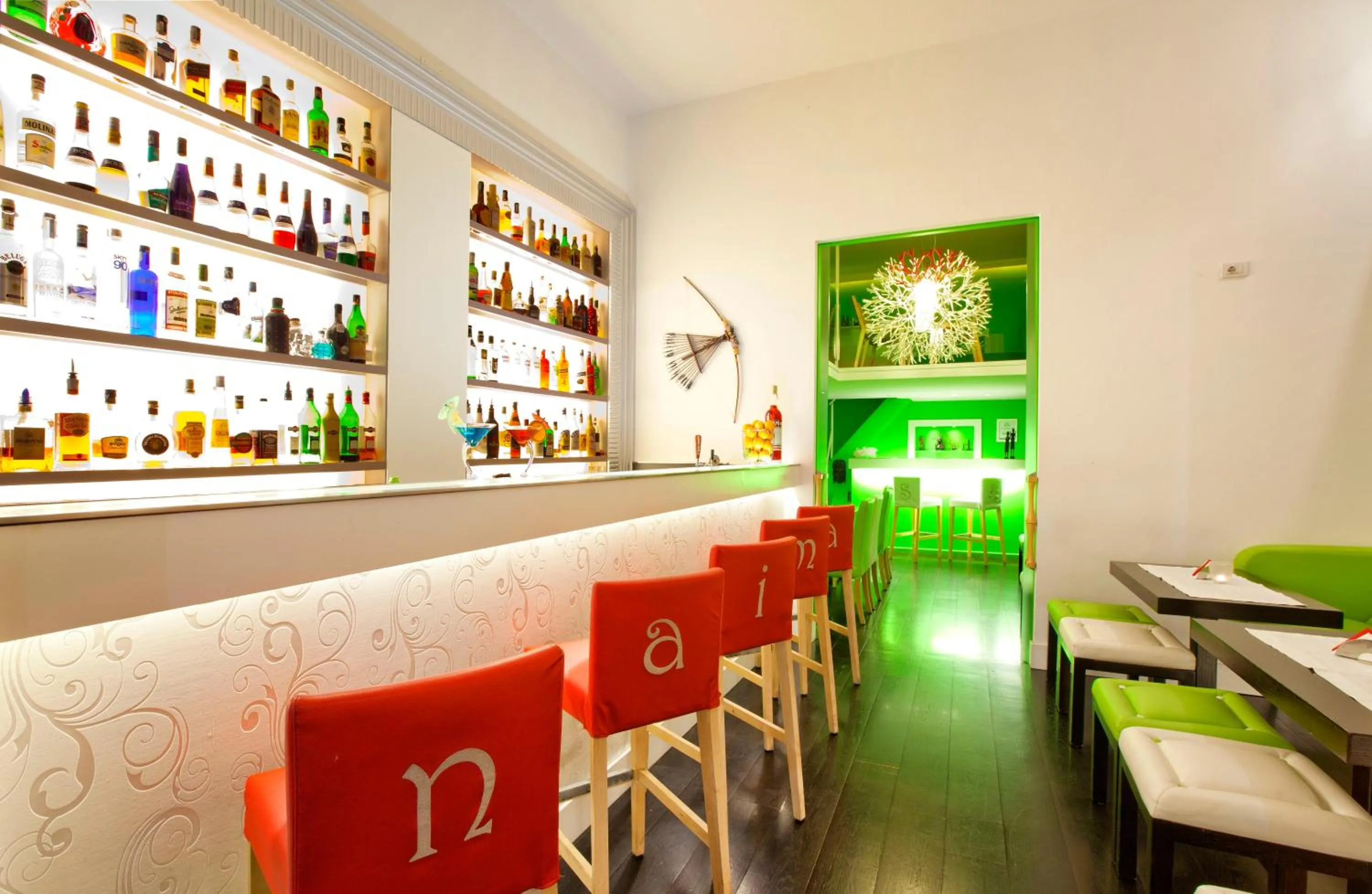 Restaurant/places to eat in Sorrento Apartments