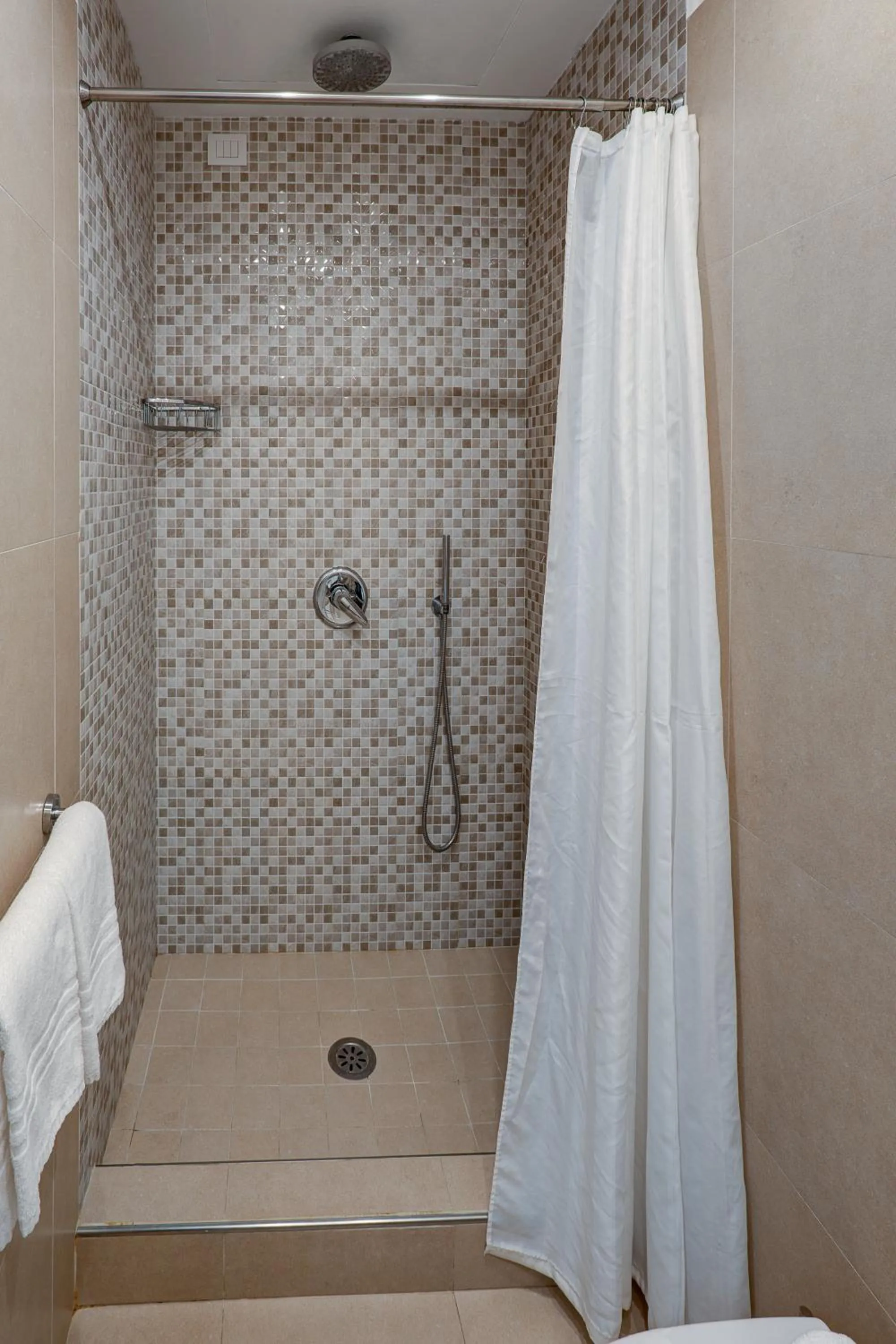 Bathroom in Sorrento Apartments