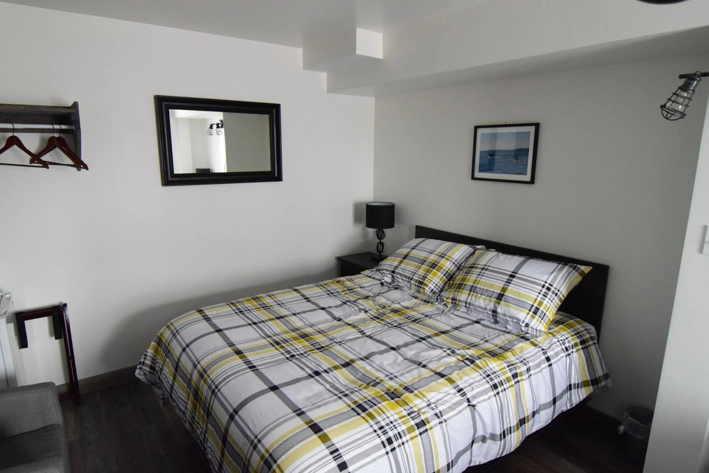 Decorative detail, Bed in Mon Coin de Pays