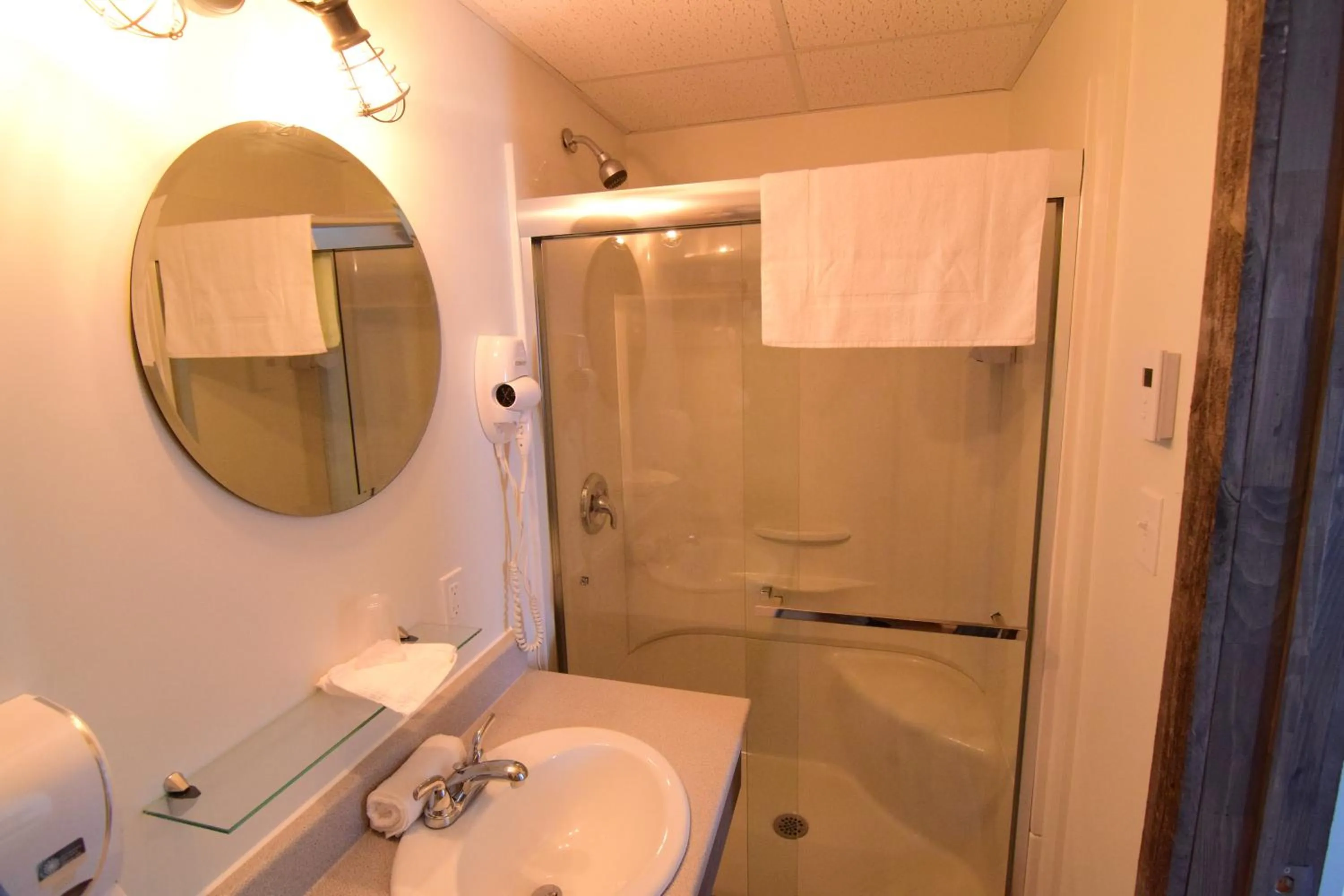 Shower in Mon Coin de Pays