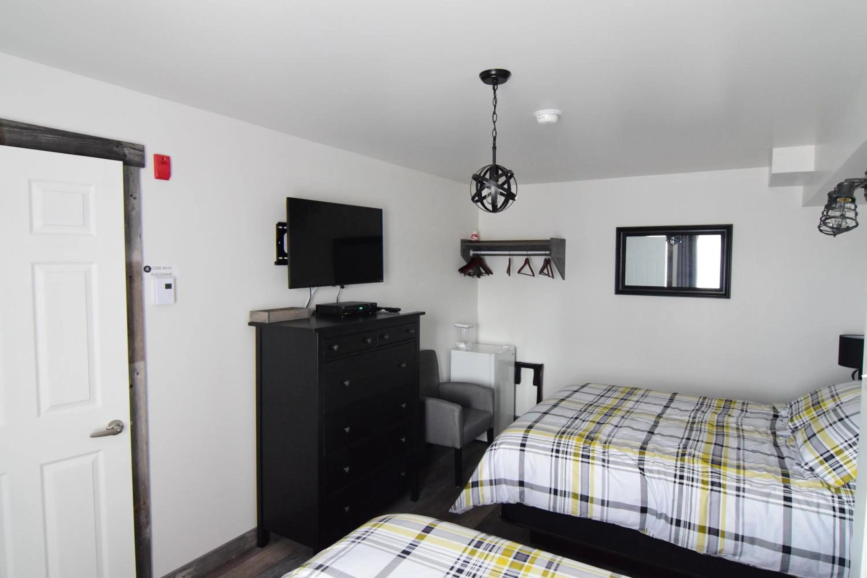 Photo of the whole room, Bed in Mon Coin de Pays