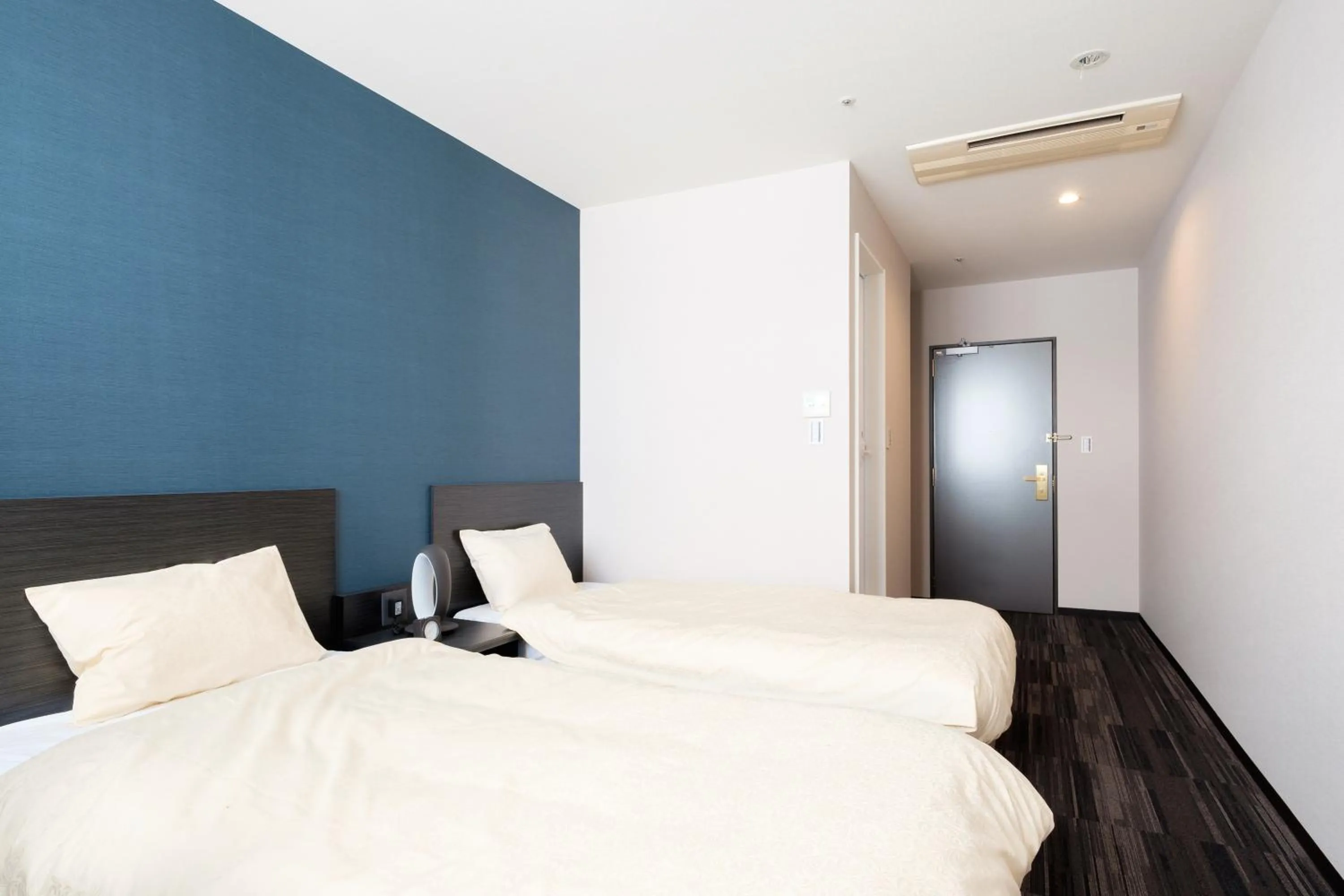 Bed in The Premium Hotel In Rinku