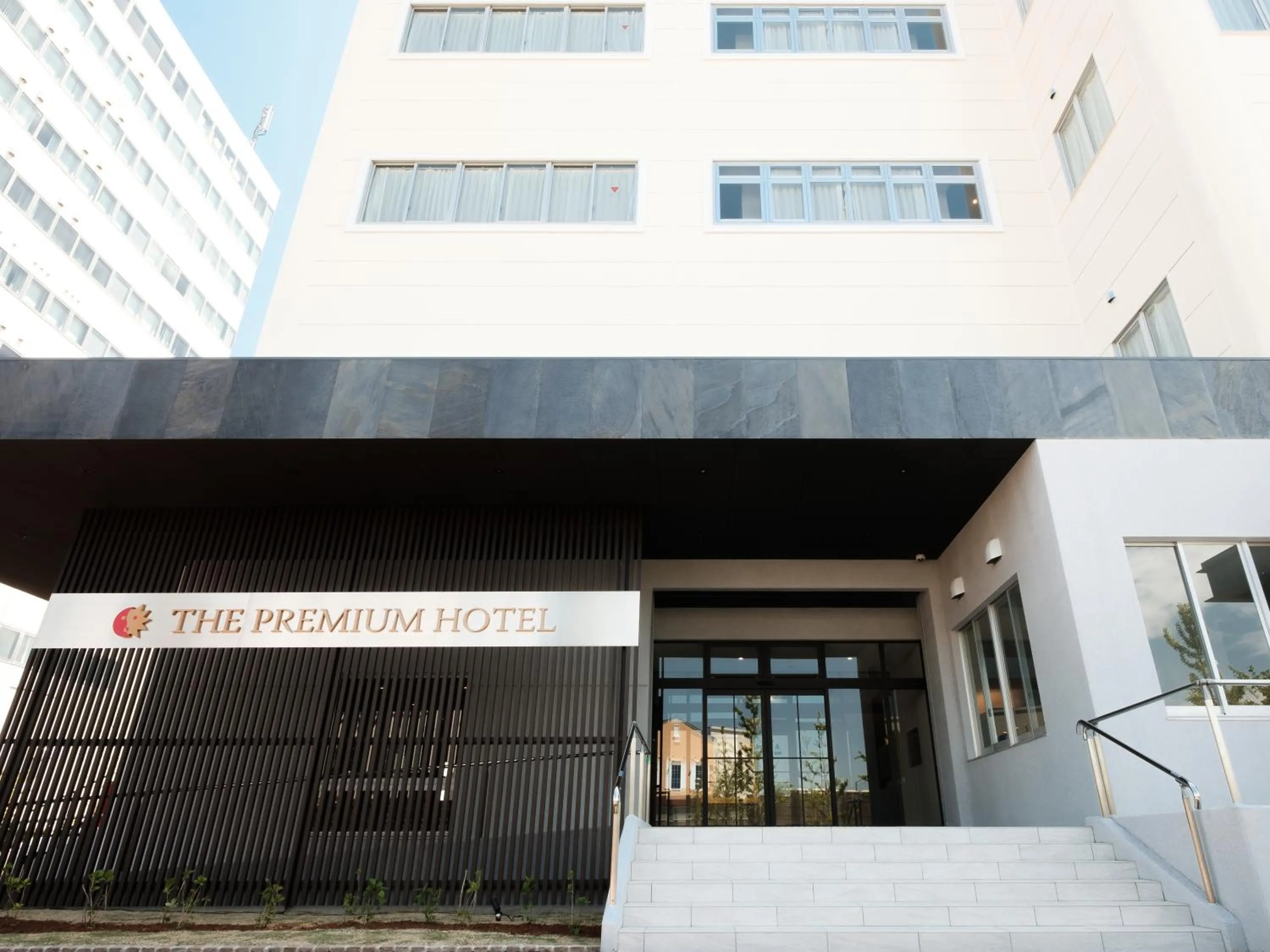 Facade/entrance in The Premium Hotel In Rinku