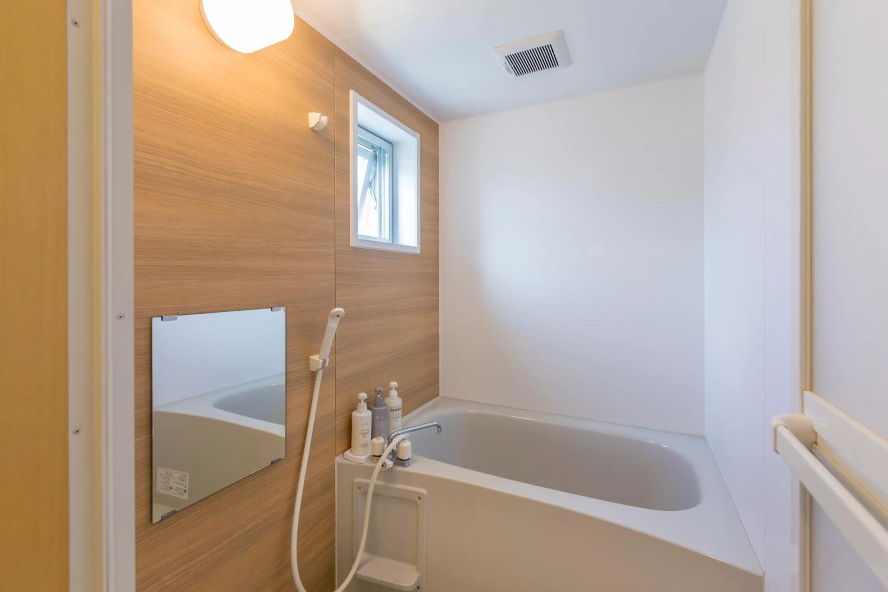 Shower in Snow ball Condominium