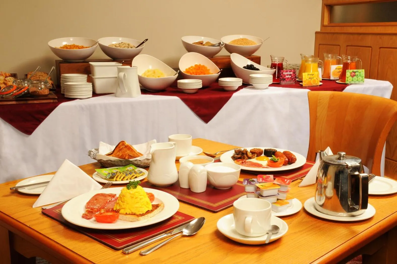 Restaurant/places to eat in Knock House Hotel