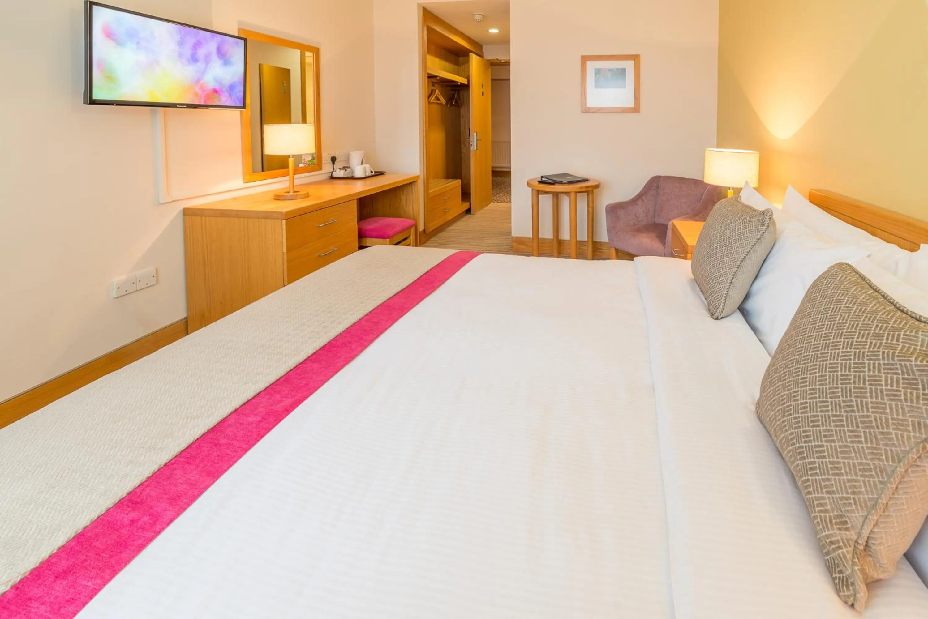 TV and multimedia, Bed in Knock House Hotel
