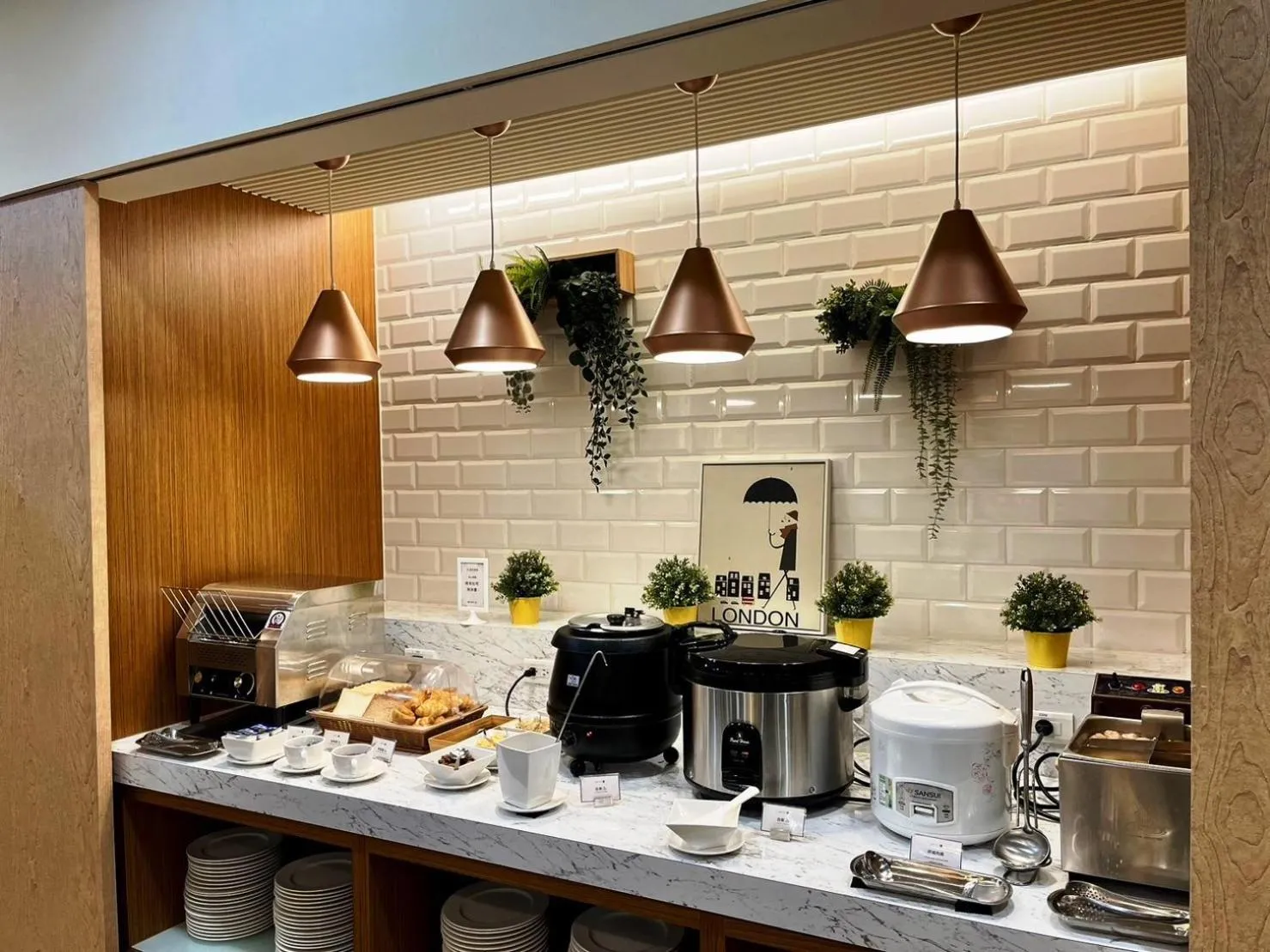 Restaurant/places to eat in San Juan Easy Stay Inn Tainan