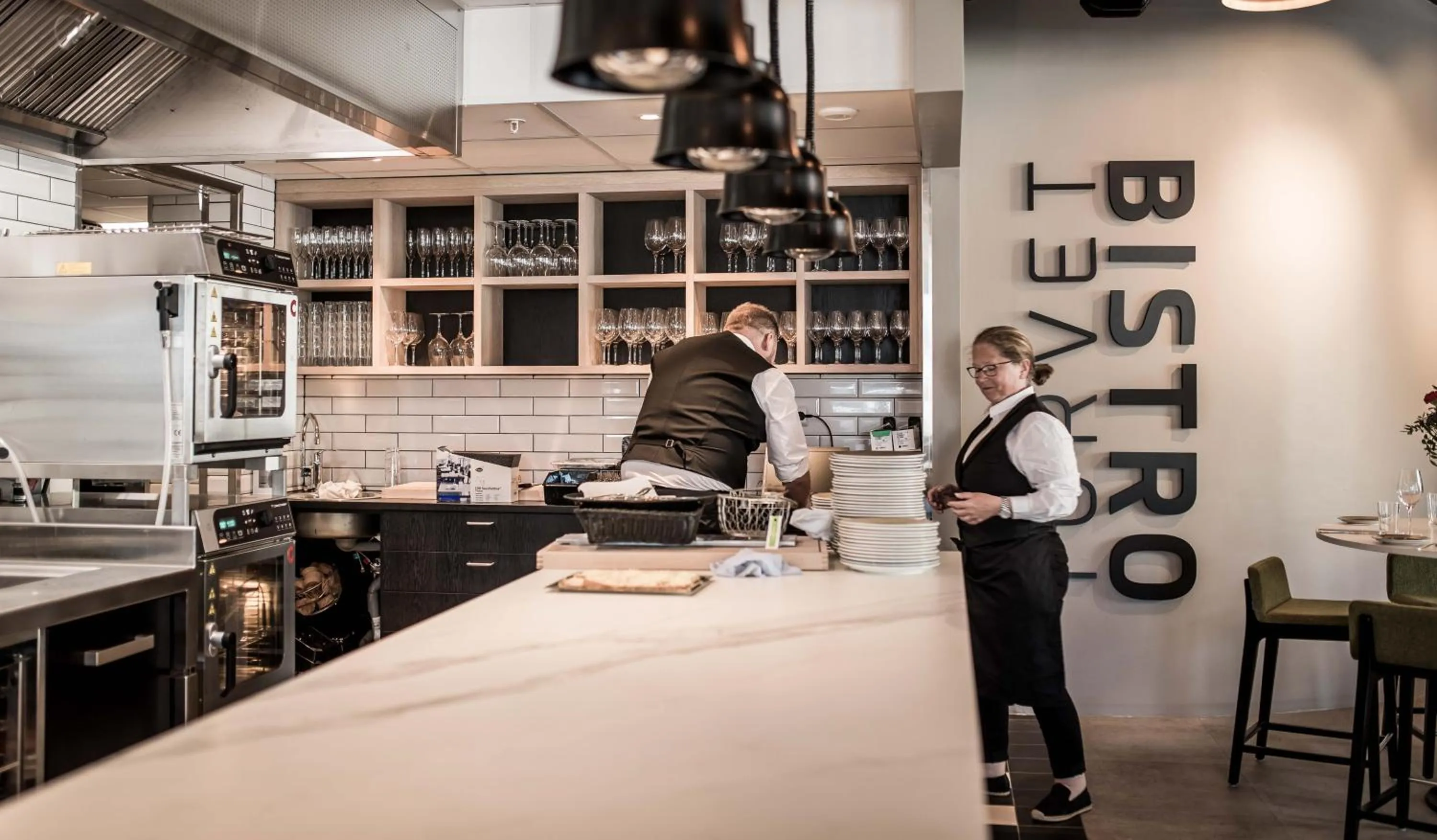 Restaurant/places to eat in Thon Partner Hotel Parken