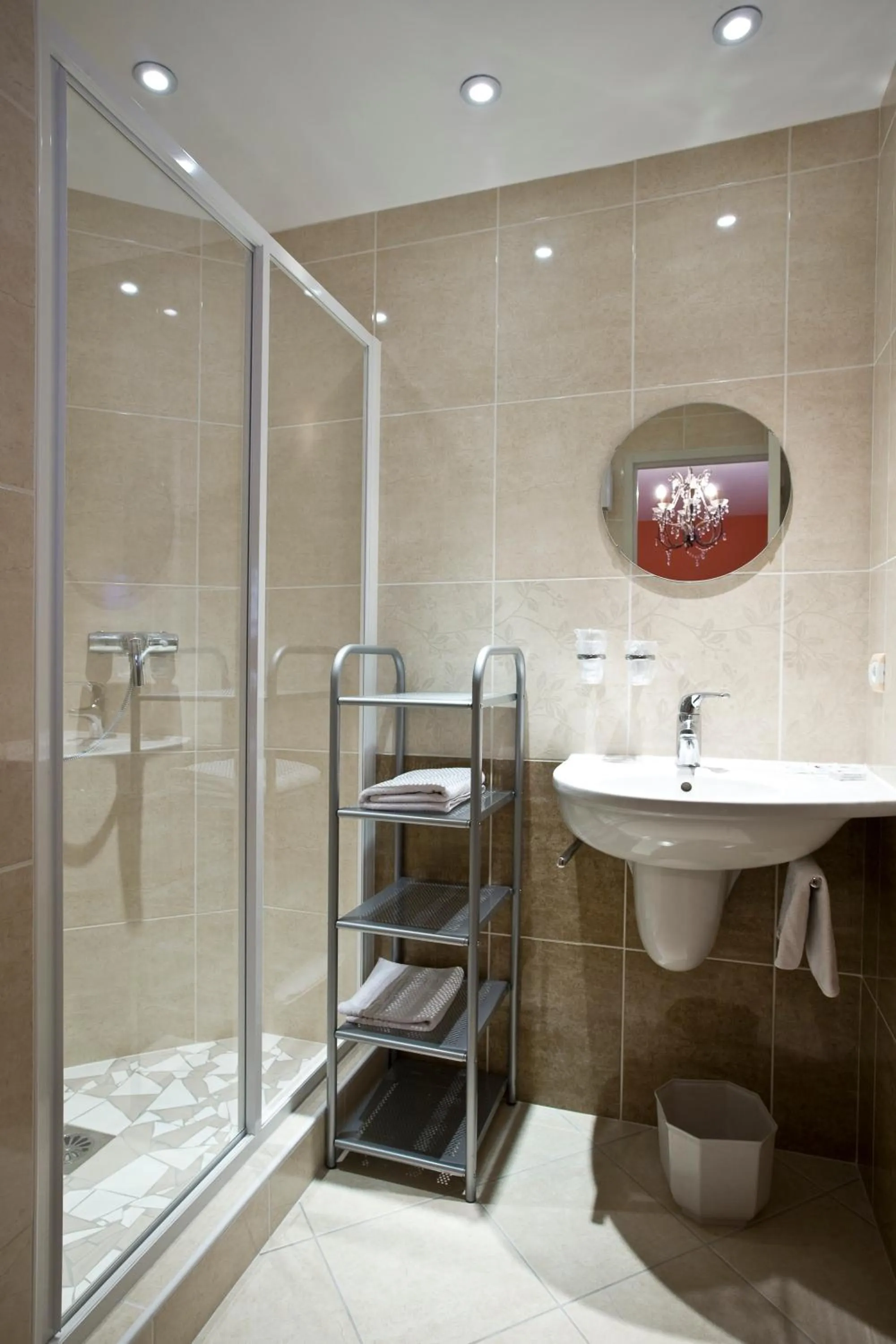 Bathroom in Hôtel du Nord