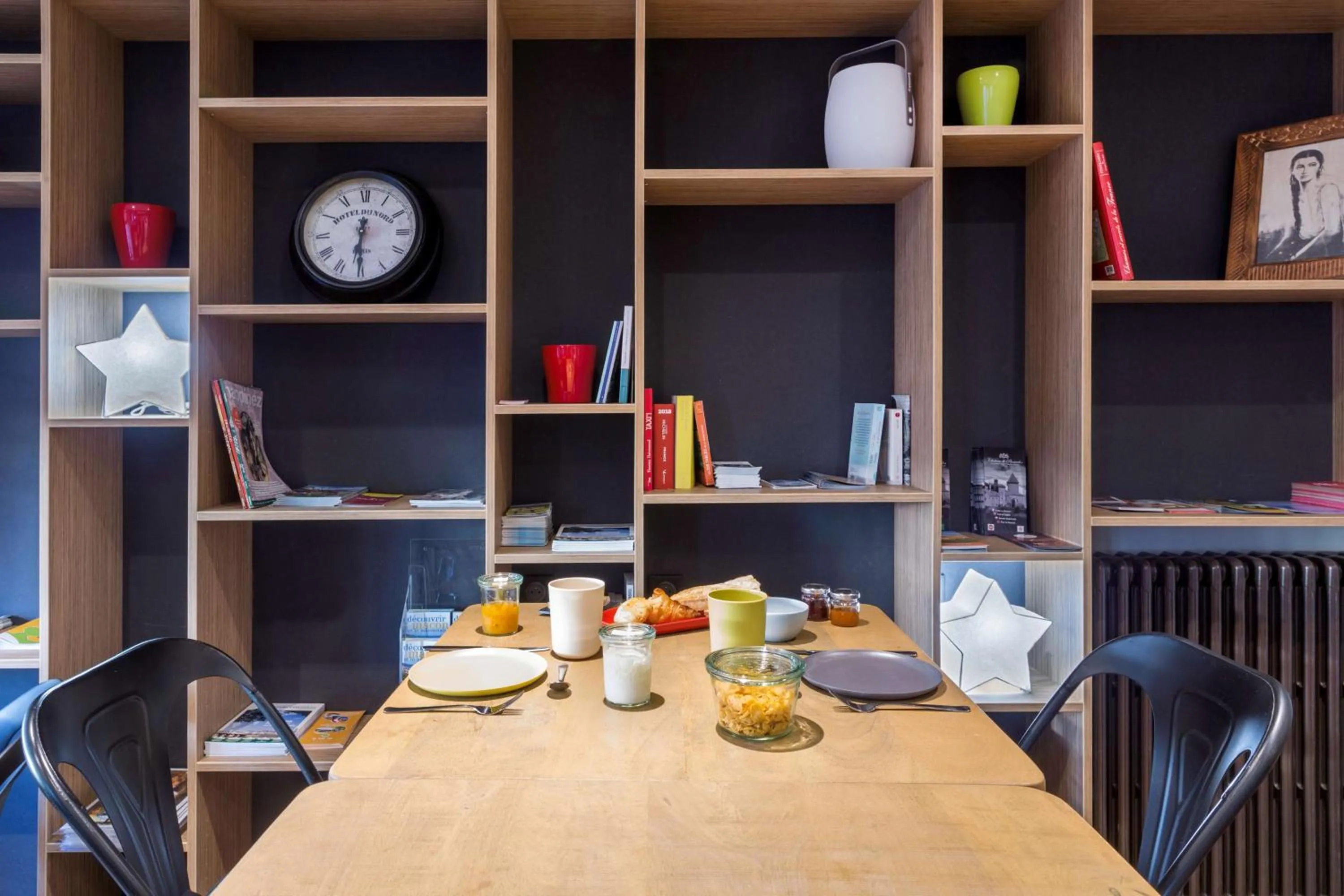 Restaurant/places to eat in Hôtel du Nord