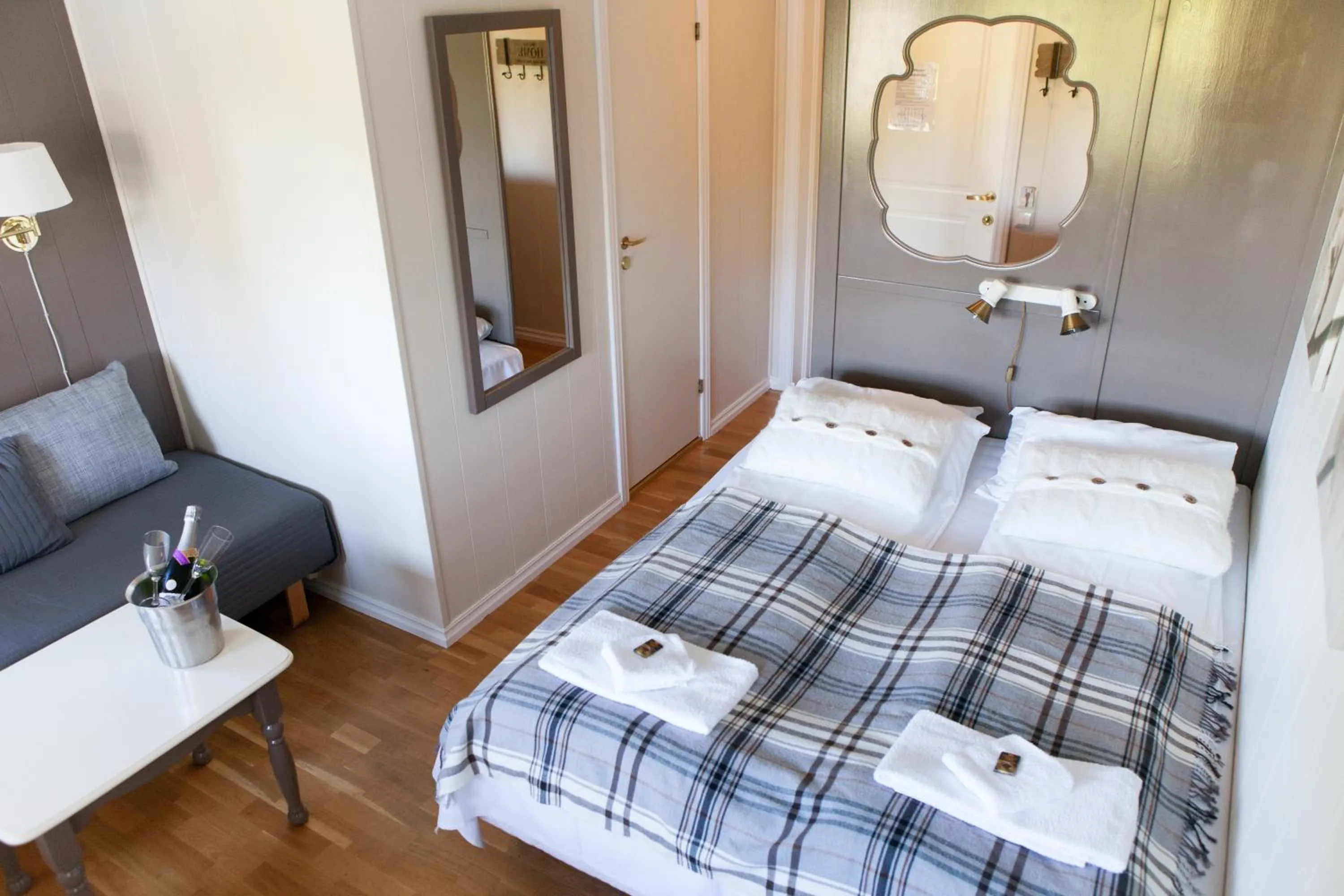 Bed in Fjordslottet Hotel