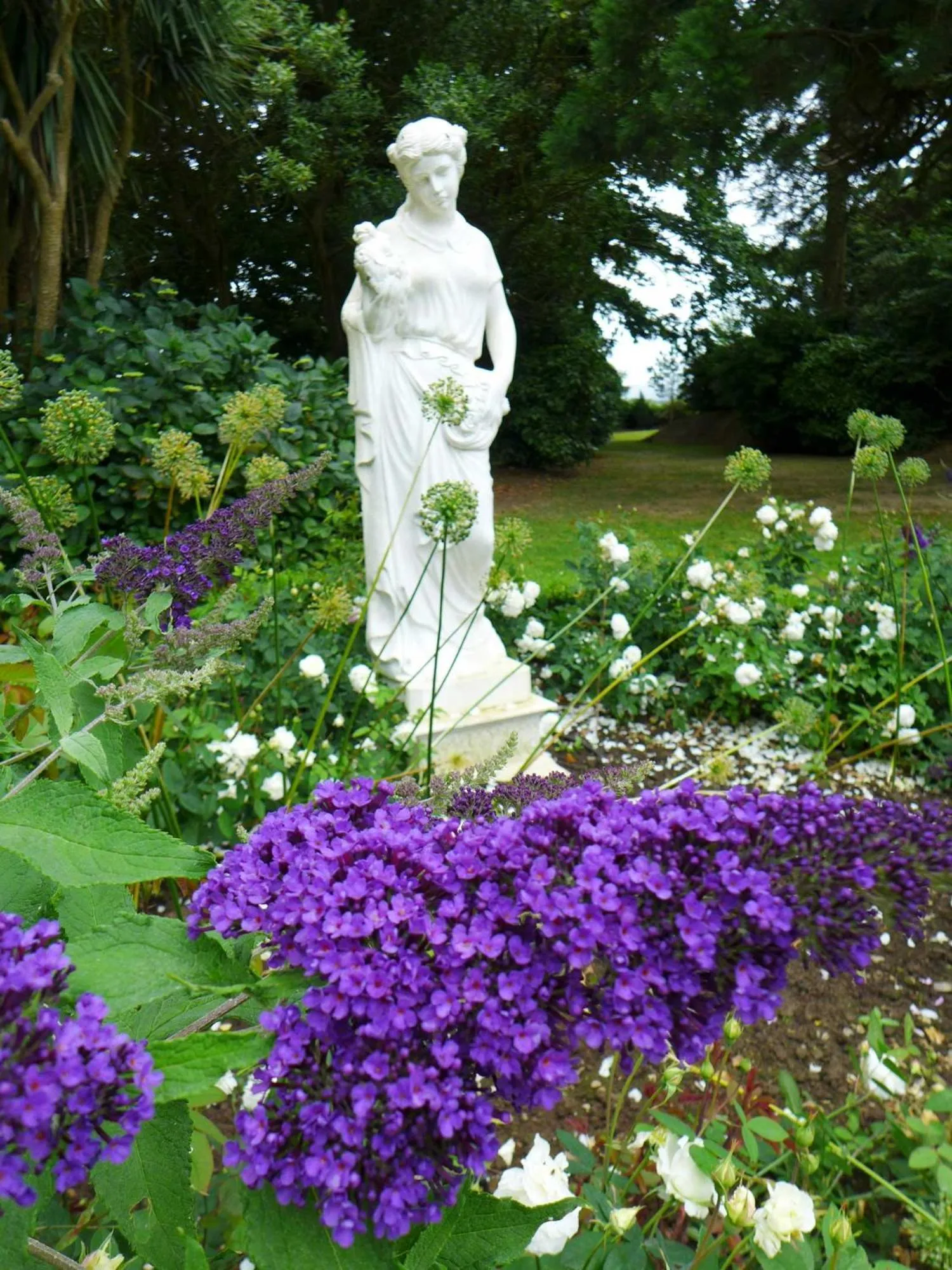 Garden in Tinakilly Country House Hotel
