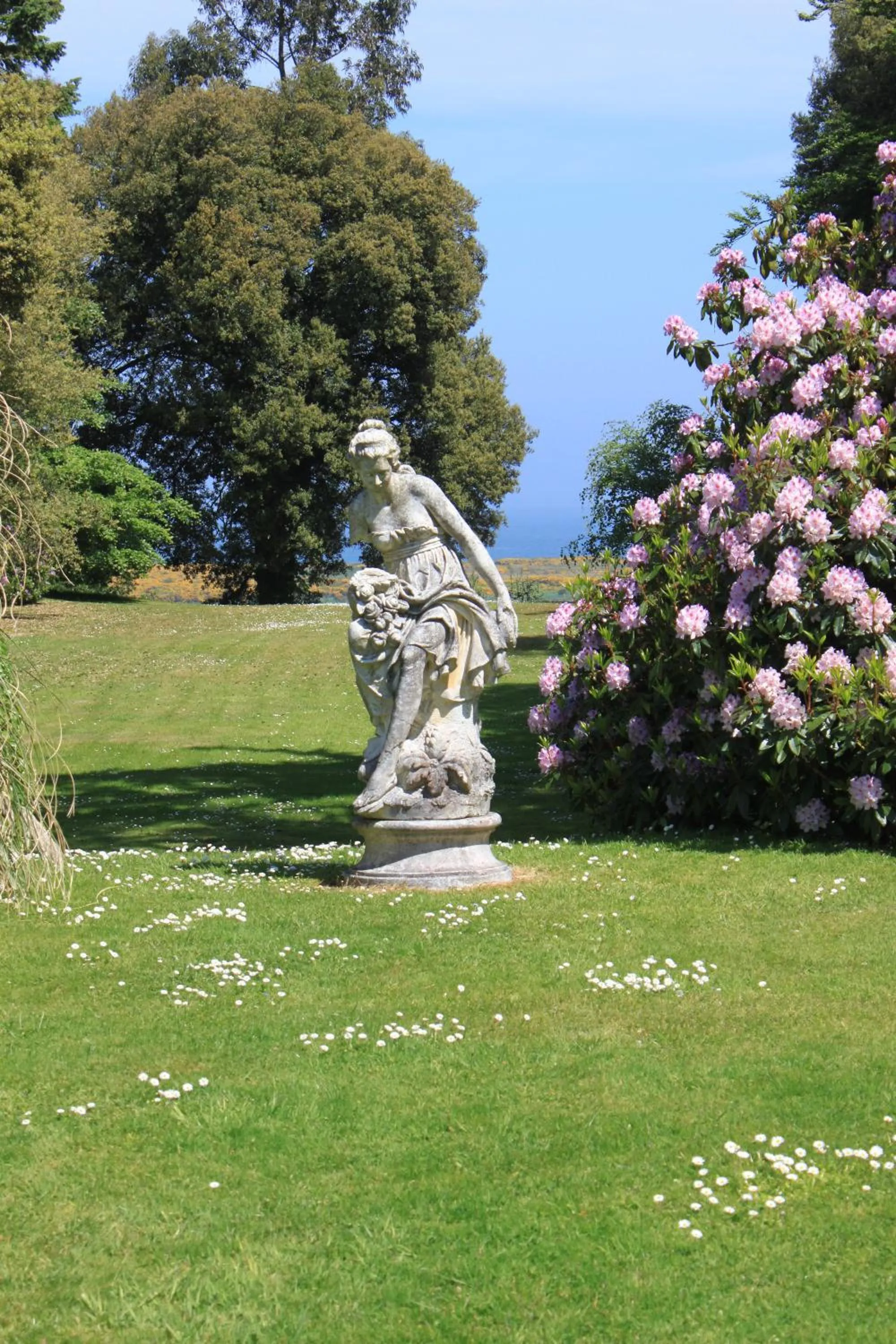 Garden in Tinakilly Country House Hotel