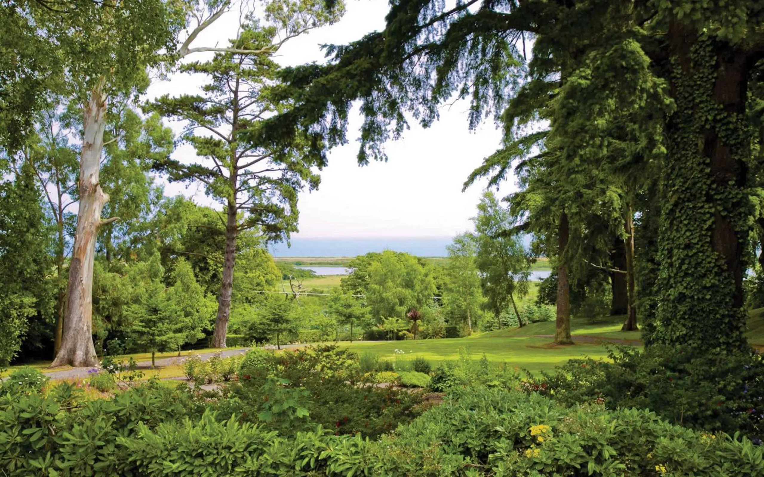 Garden in Tinakilly Country House Hotel
