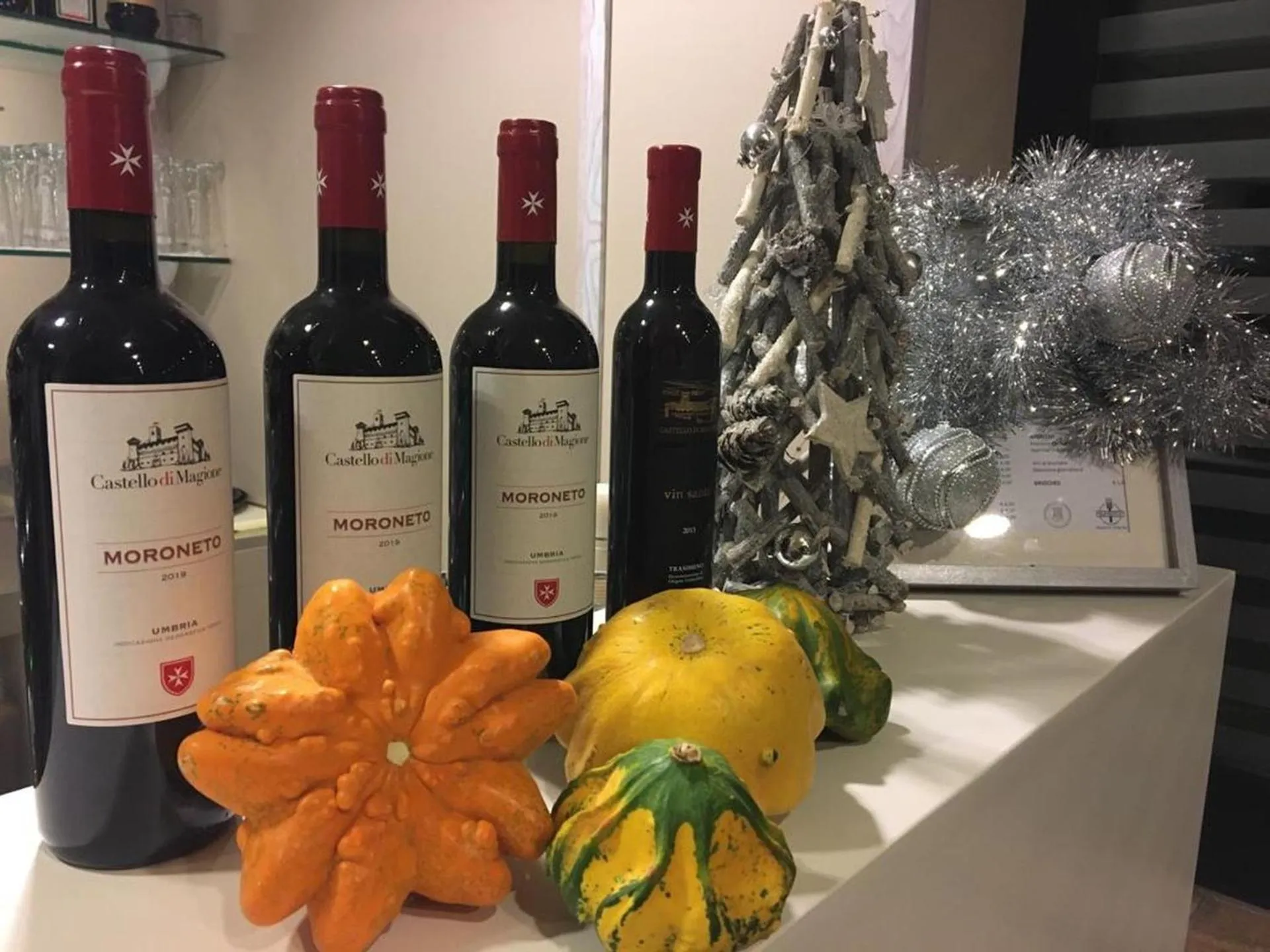 Restaurant/places to eat in Le Grazie Hotel