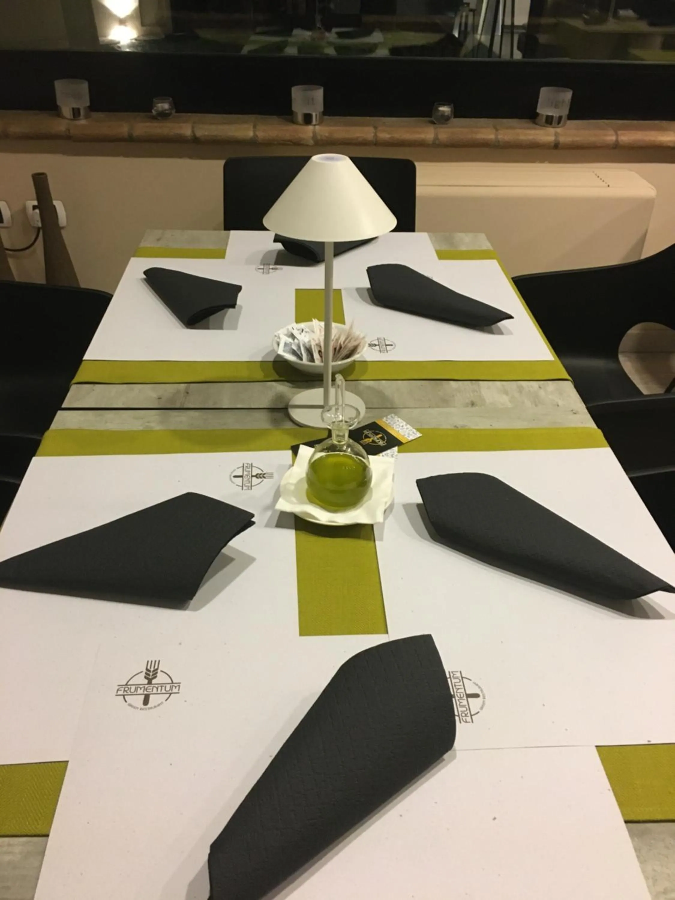 Restaurant/places to eat in Le Grazie Hotel