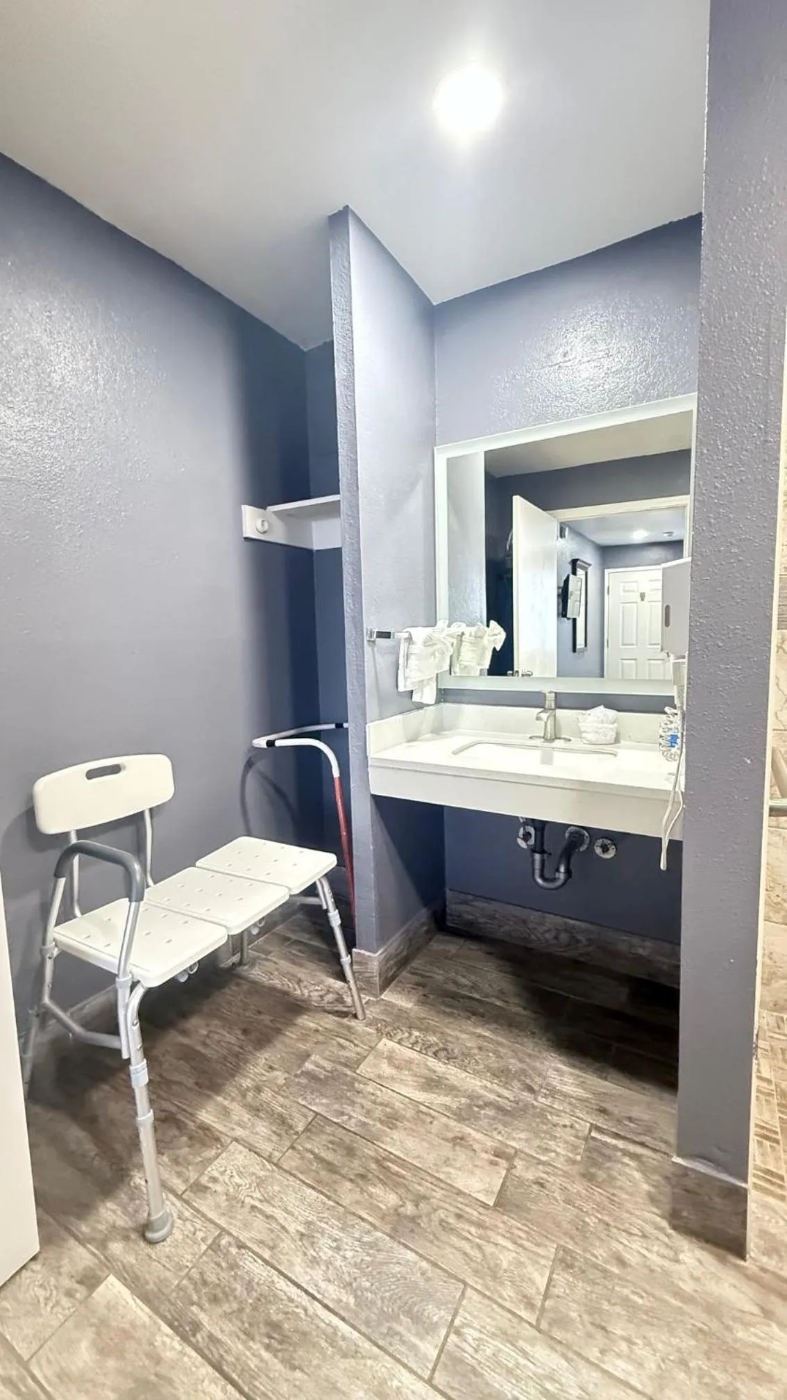 Fireside Inn By The Beach Boardwalk & Bowling