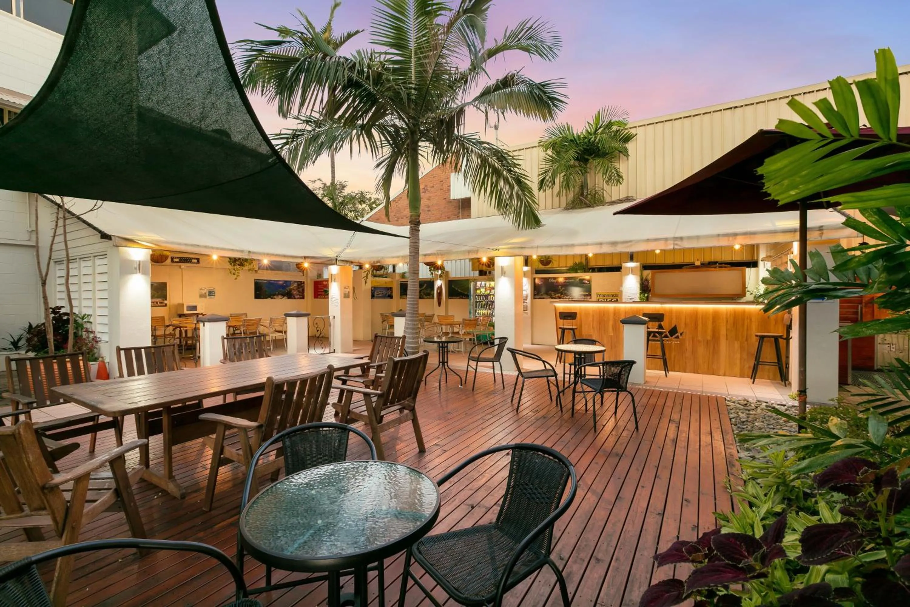 Property building in Cairns Queens Court