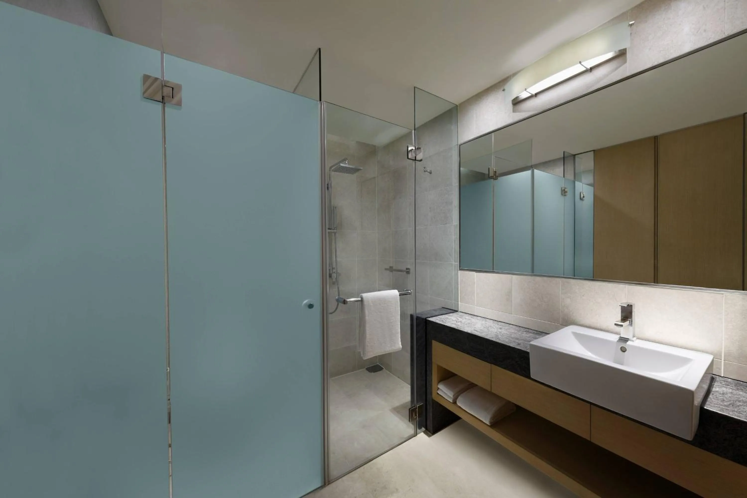 Bathroom, Bed in Courtyard by Marriott Pune Hinjewadi