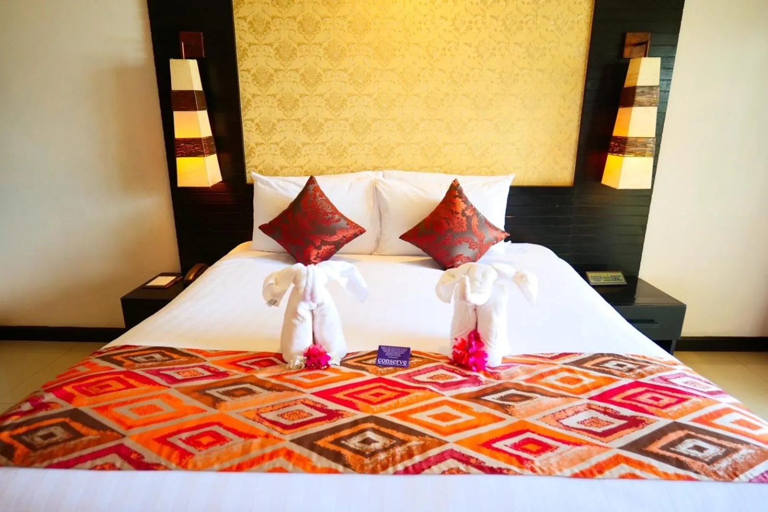 Bed in Horizon Karon Beach Resort & Spa