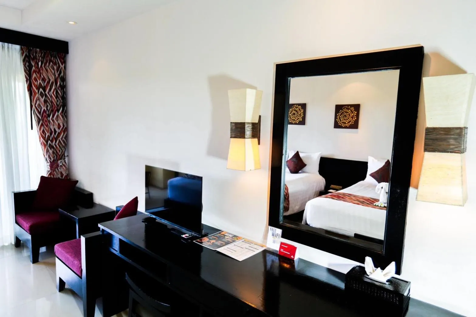 Bed in Horizon Karon Beach Resort & Spa