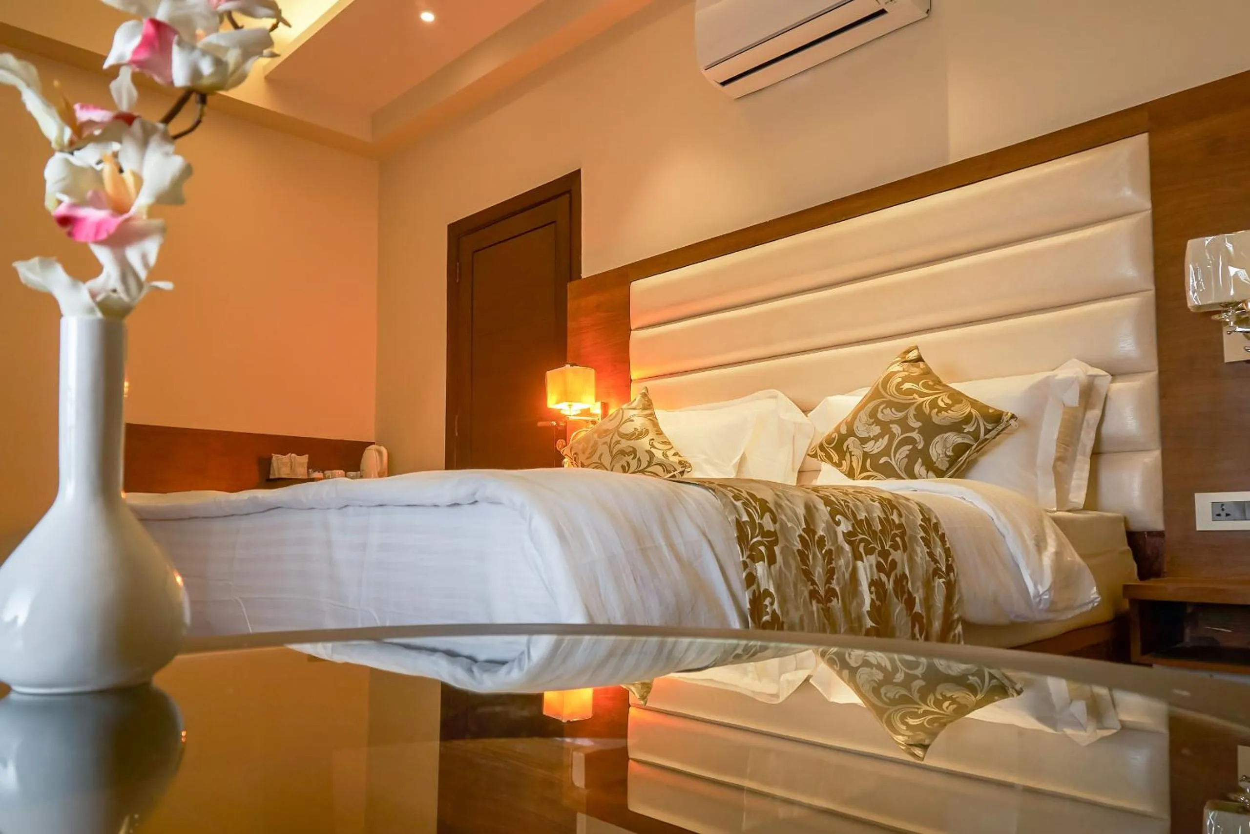 Bedroom, Bed in Ganpati Hotel Katra