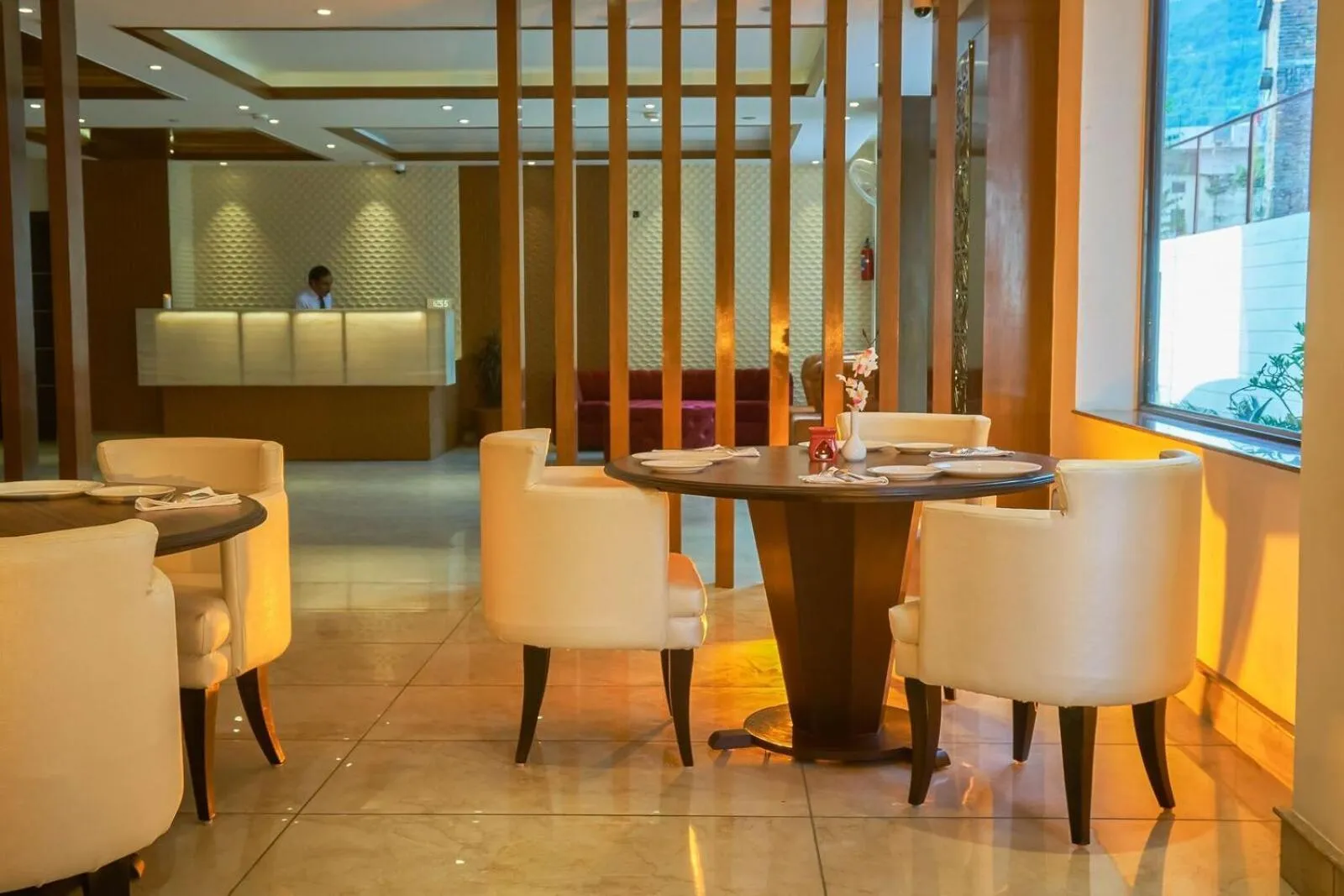 Restaurant/places to eat in Ganpati Hotel Katra