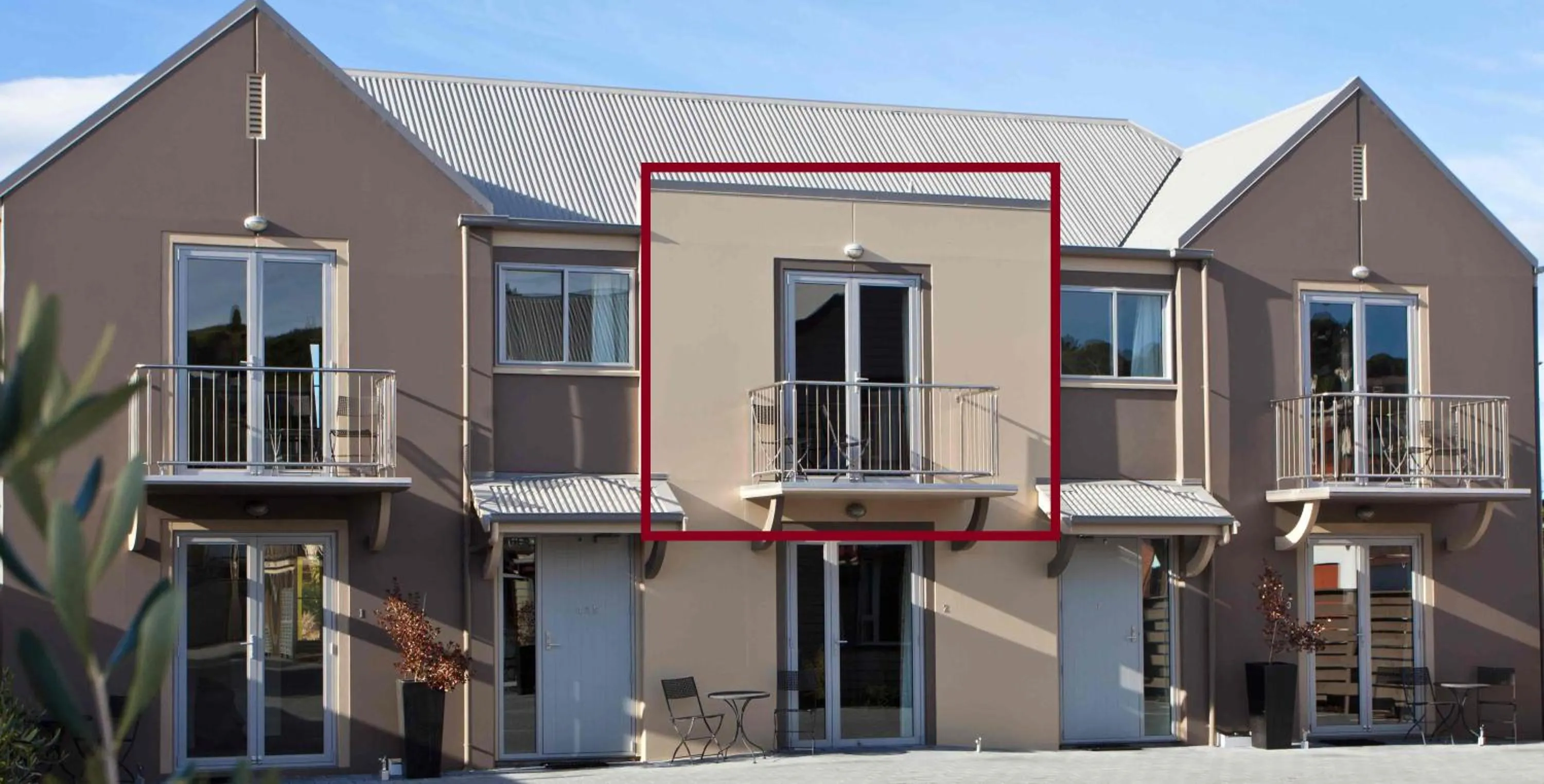 Property building in THE MEWS Oamaru