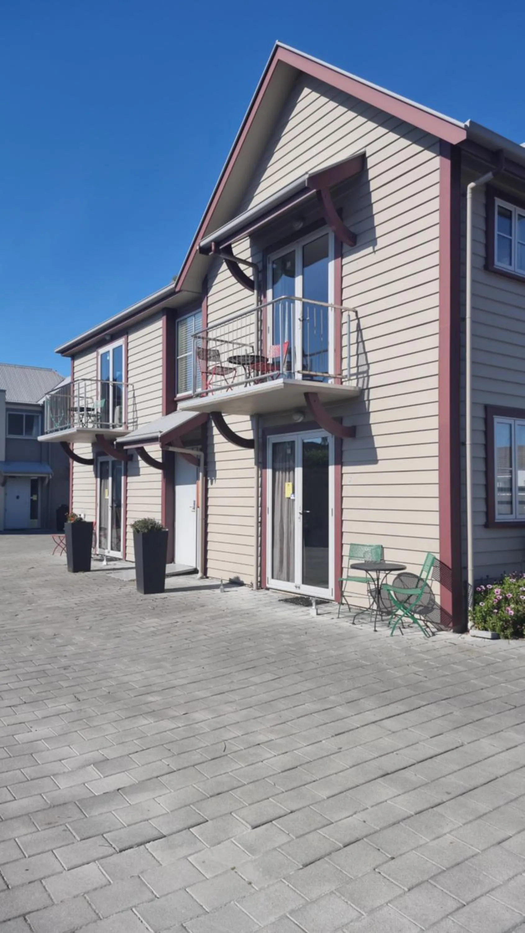 Property building in THE MEWS Oamaru