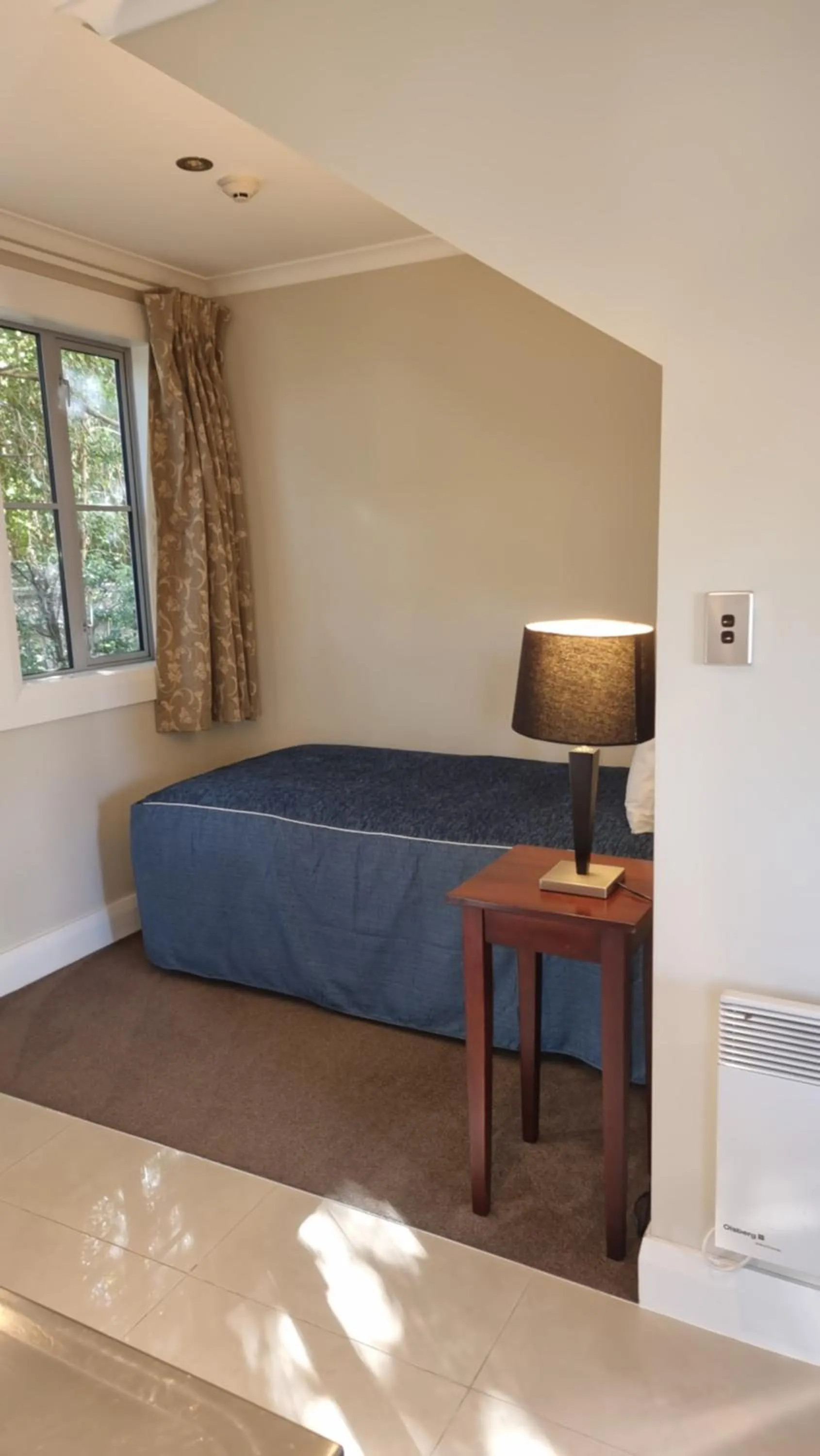 Bed in THE MEWS Oamaru