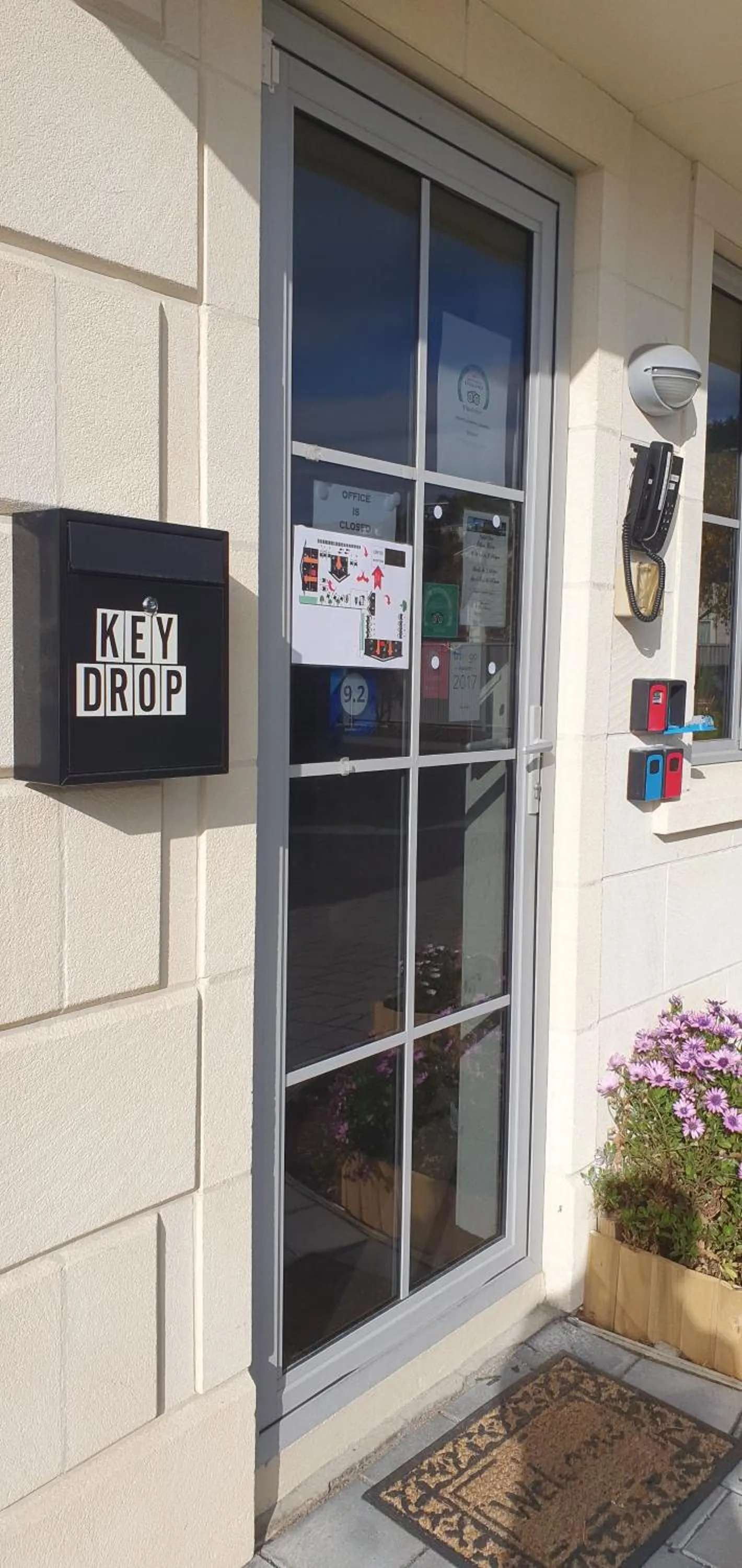 Facade/entrance in THE MEWS Oamaru