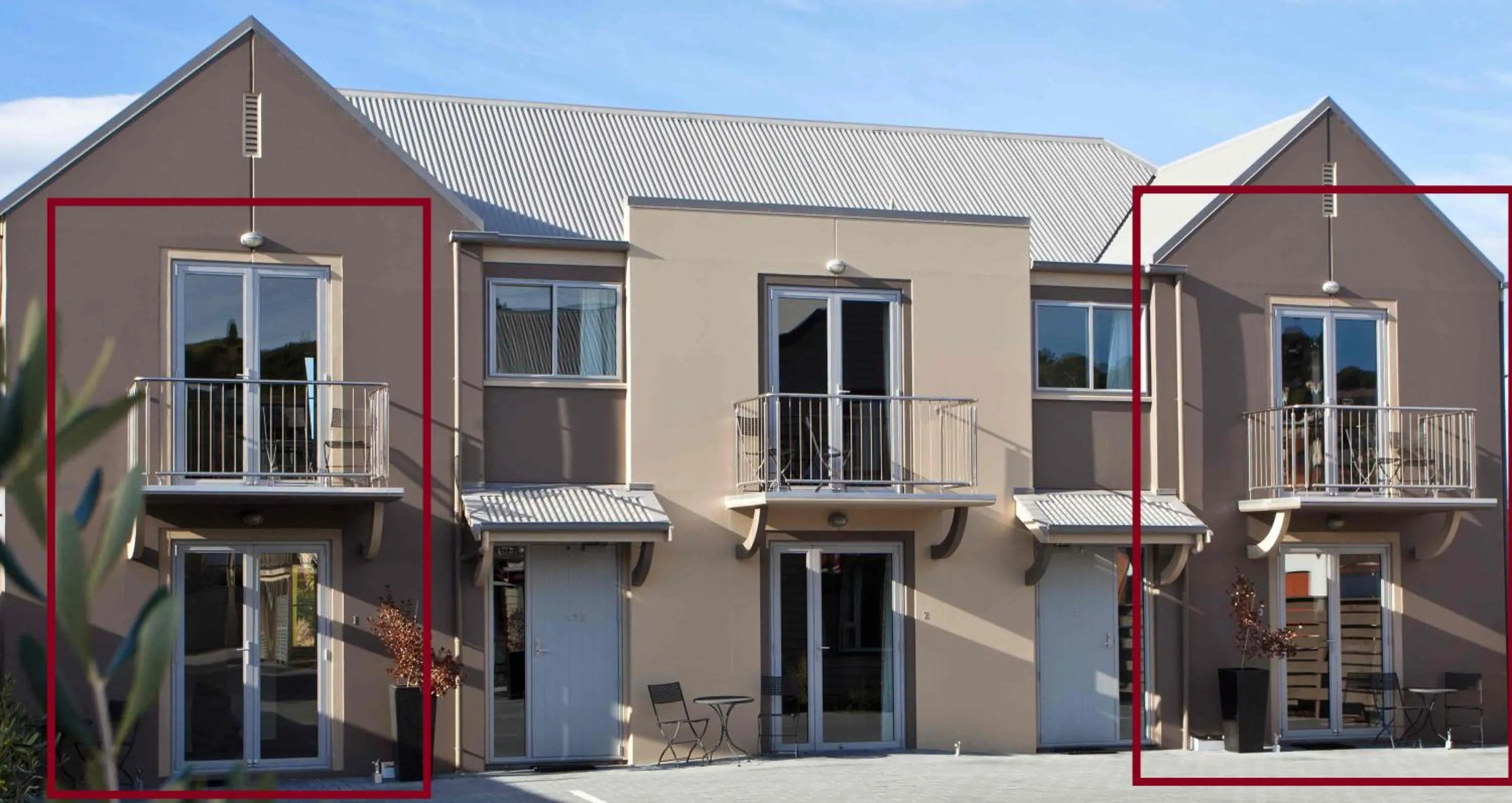 Property building in THE MEWS Oamaru