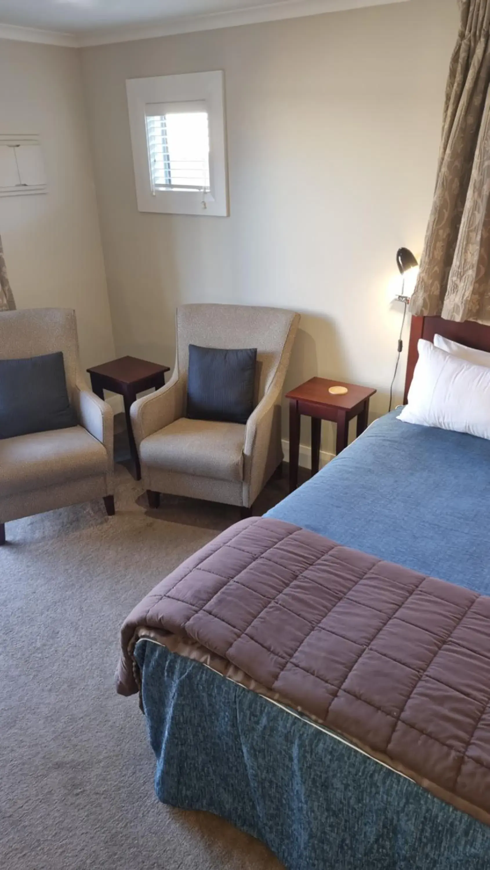 Superior Double or Twin Room with Spa Bath in THE MEWS Oamaru Superior Double or Twin Room with Spa Bath in THE MEWS Oamaru