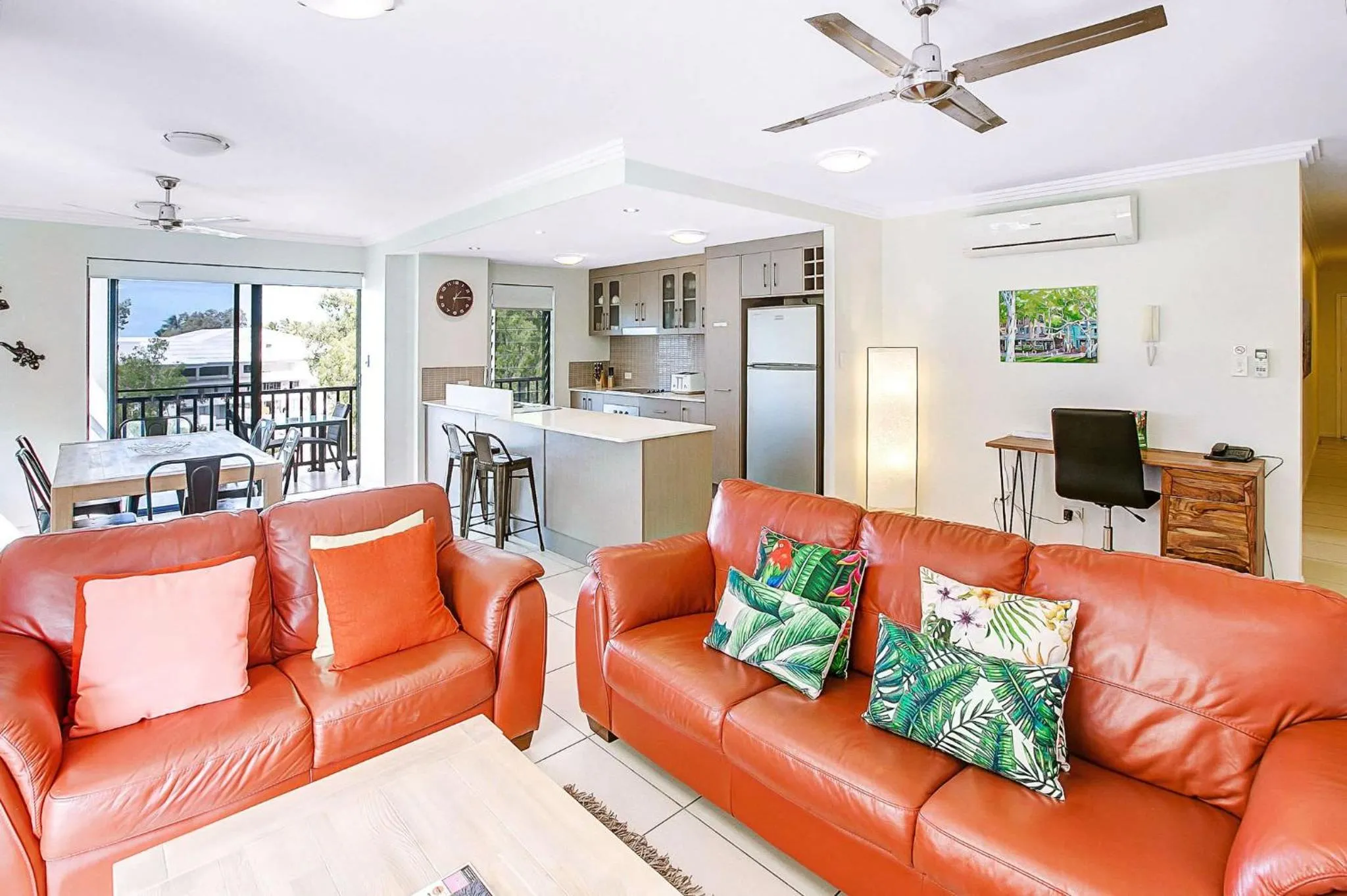 Kitchen or kitchenette in Elysium Apartments