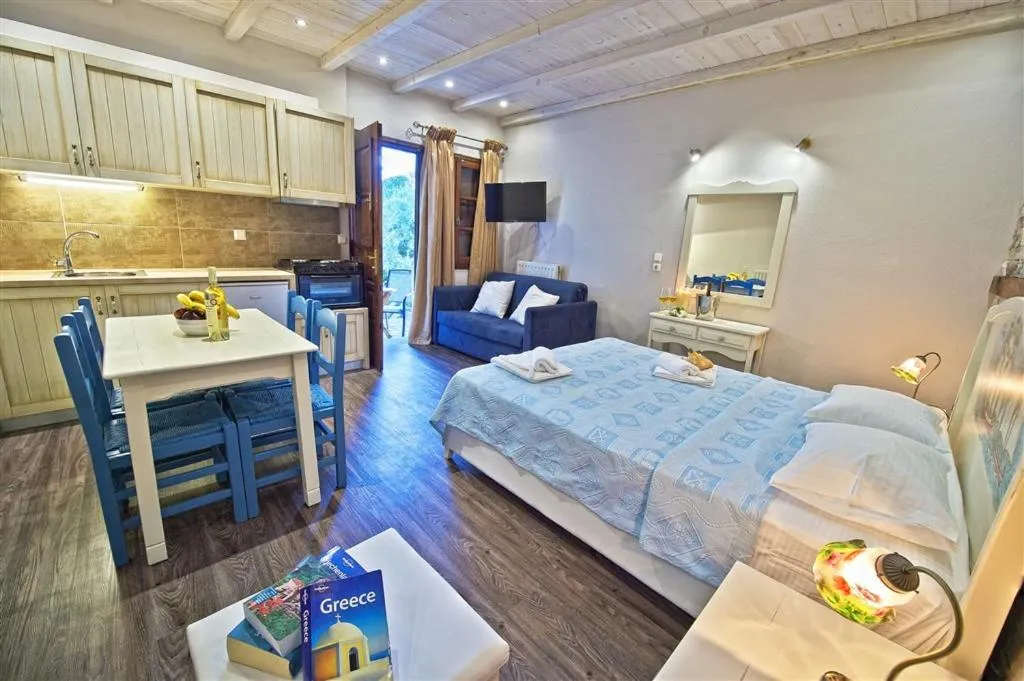 Bed in Flamingo Hotel Pelion - Seaside Superior Studios & Suites