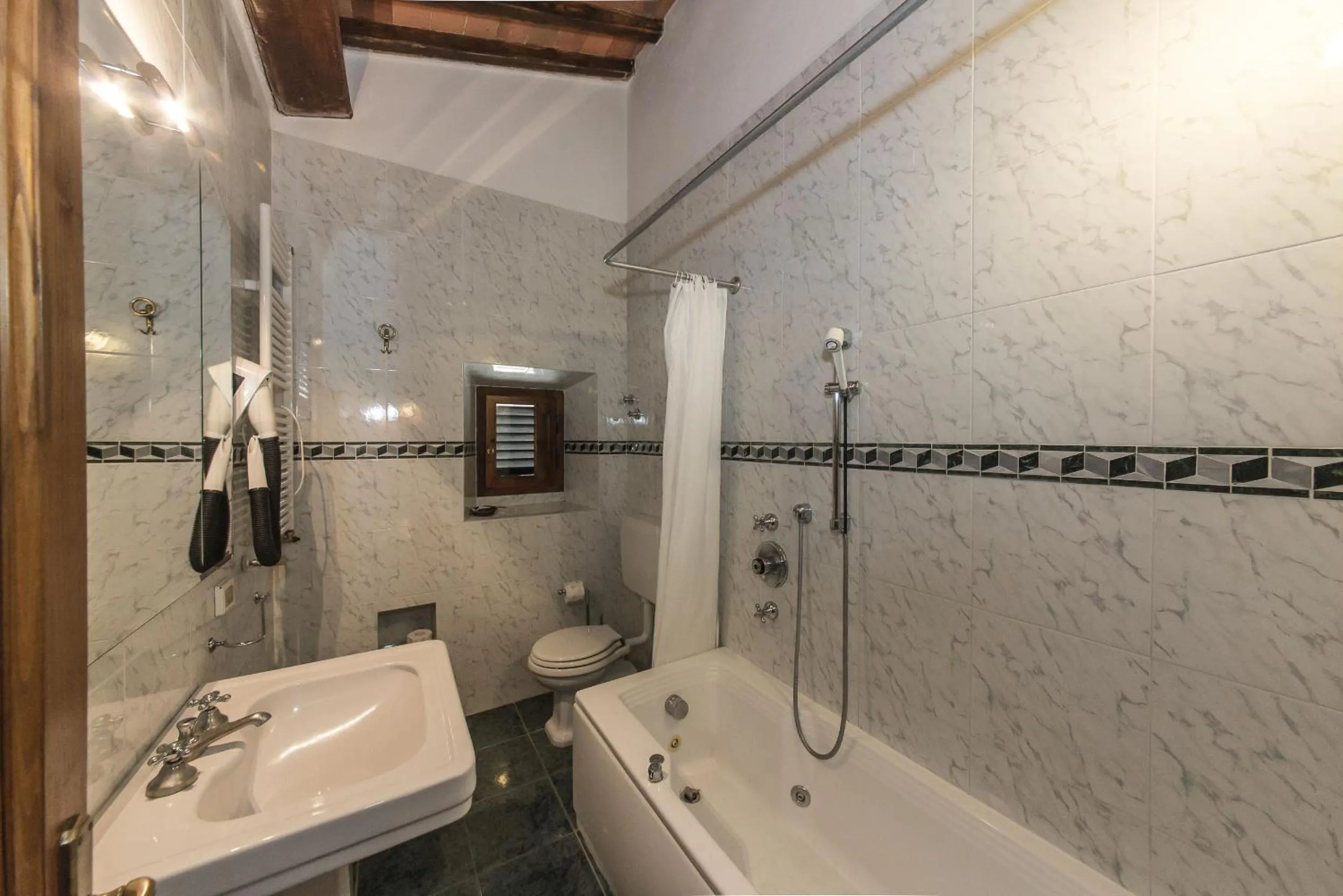 Bathroom in Relais Santa Cristina