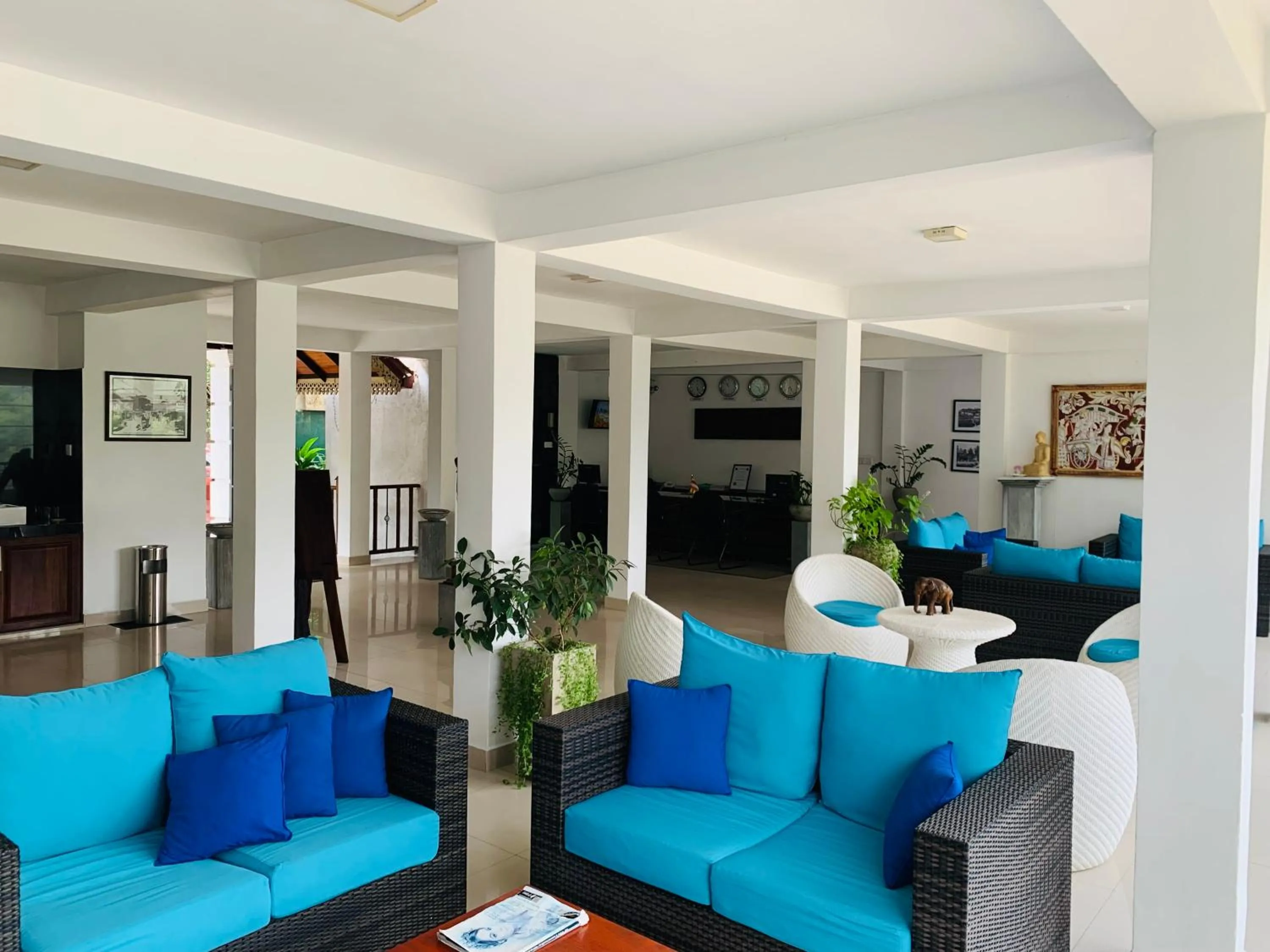 Seating area in Hotel Gangaaddara