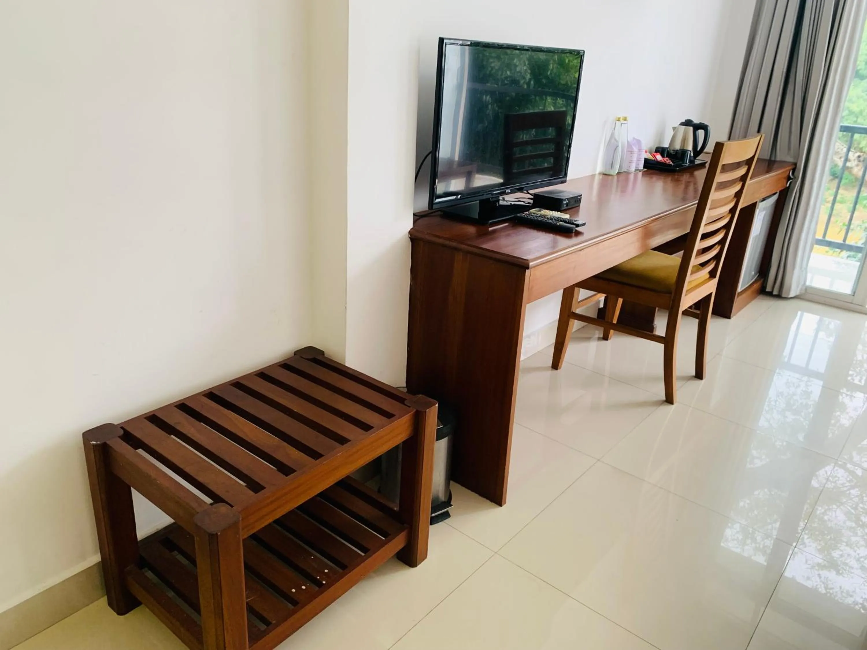 TV and multimedia in Hotel Gangaaddara