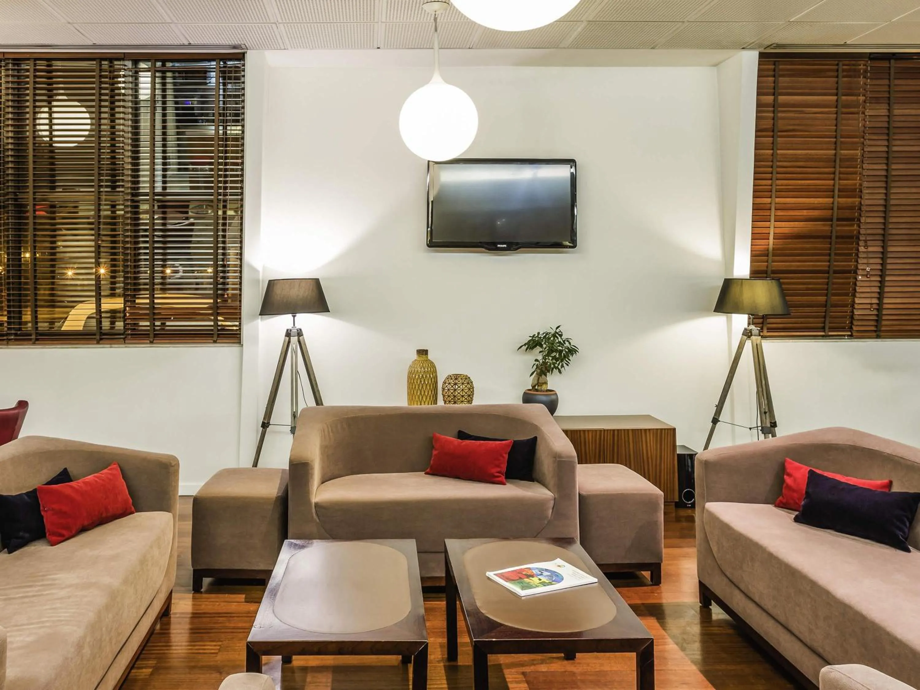 Lounge or bar in Hotel Ibis Coimbra Centro