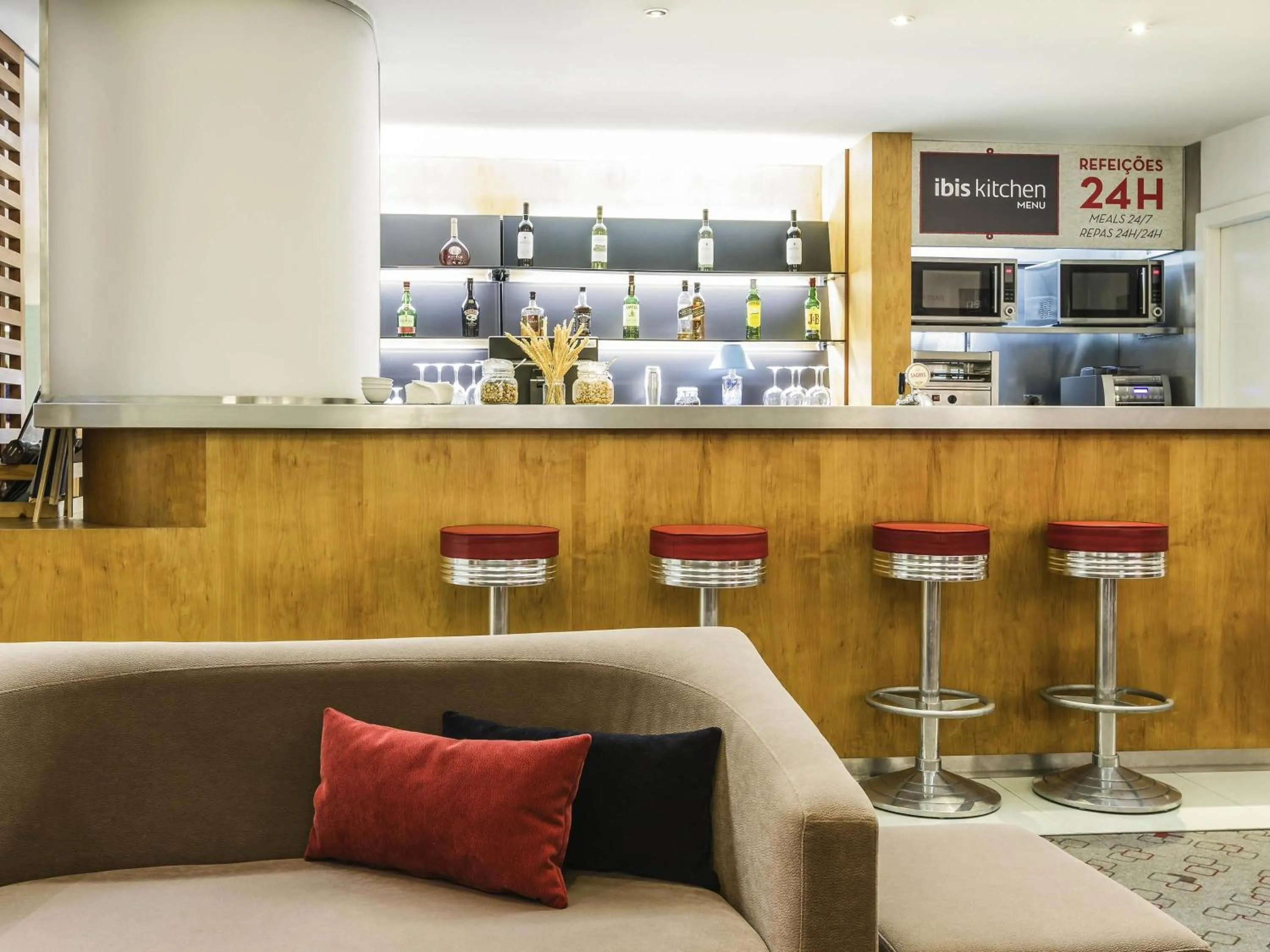 Lounge or bar in Hotel Ibis Coimbra Centro